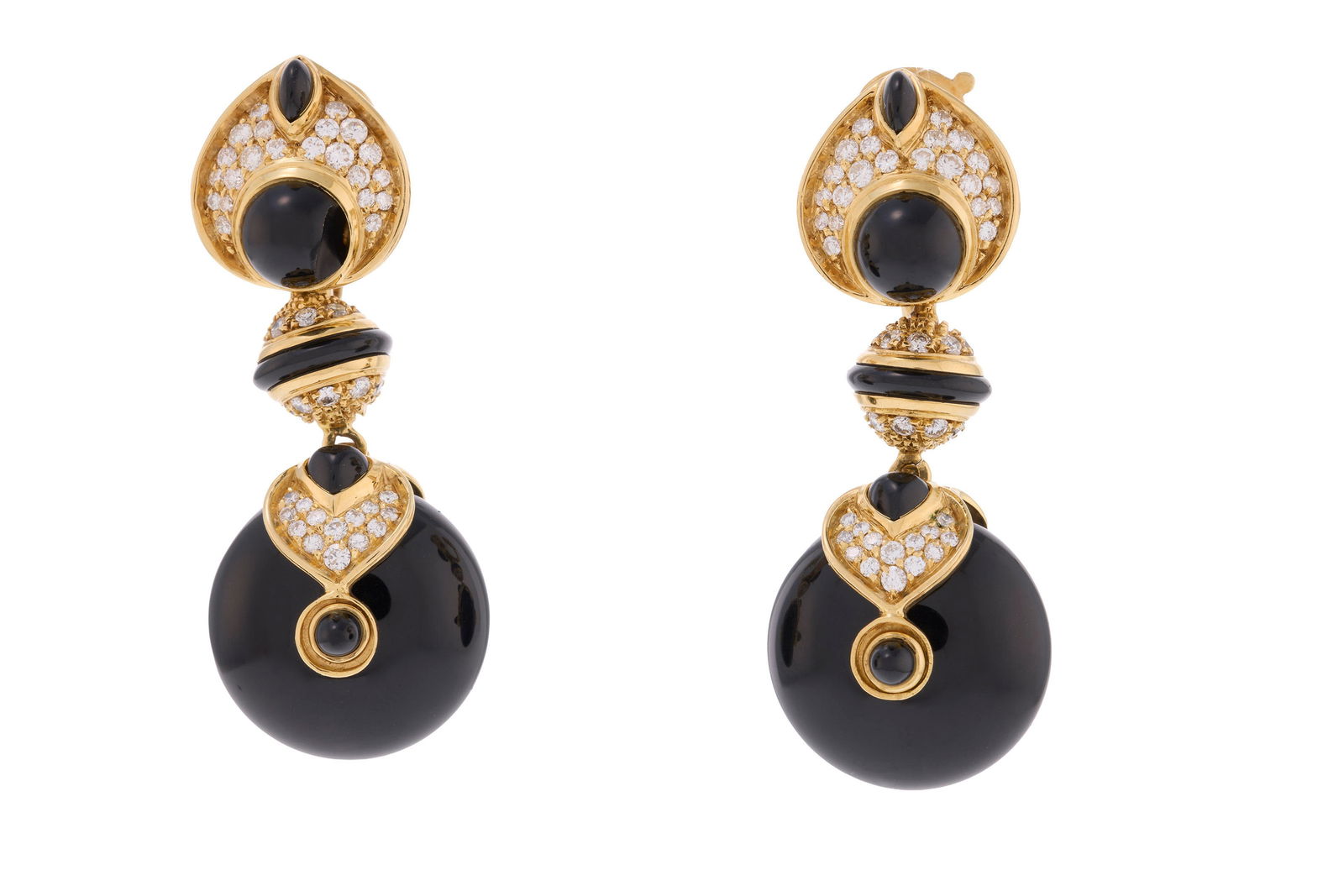 Marina B, Pneu, paire de pendants d'oreilles or 750 sertis de diamants et d'éléments en on: Marina B, Pneu, paire de pendants d'oreilles or 750 sertis de diamants et d'éléments en onyx, retenant des billes interchangeables elles aussi en onyx, signés, numérotés