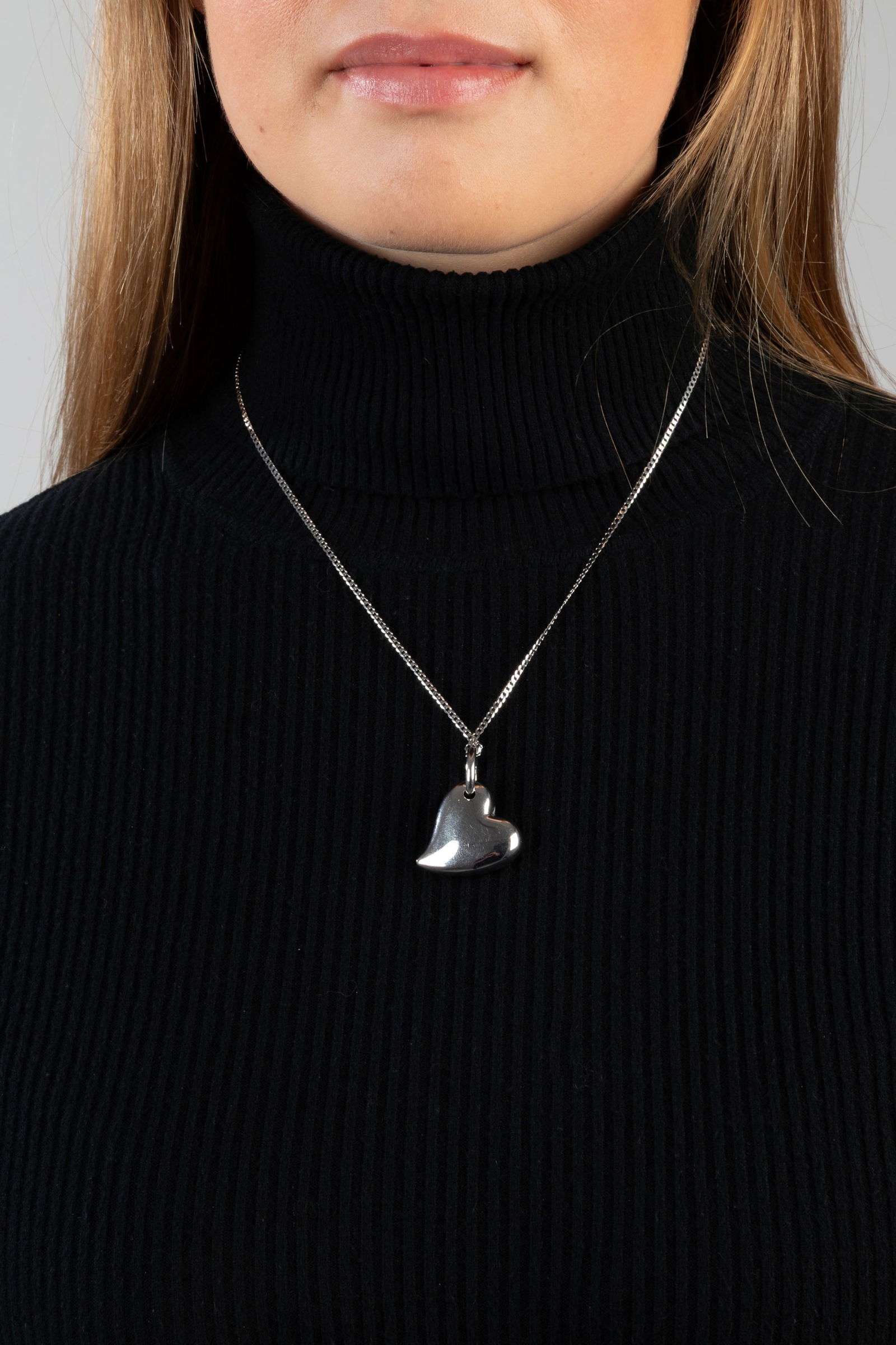 Bucherer, pendentif cœur en or gris 750, sur une chaîne en or gris 750 à maille gourm - 3