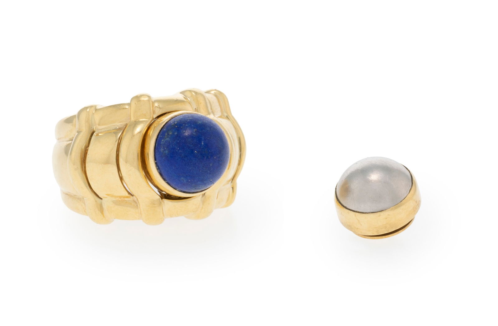Piaget, bague or 750 avec deux éléments interchangeables en lapis-lazuli et or gris bross&: Piaget, bague or 750 avec deux éléments interchangeables en lapis-lazuli et or gris brossé, signée, numérotée A24357, doigt 49-9, 16g Condition Bon état de conservat