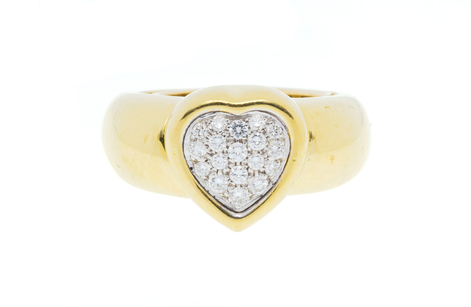 Piaget, attribué à, bague cœur 2 ors 750 sertie de diamants taille brillant, doigt en: Piaget, attribué à, bague cœur 2 ors 750 sertie de diamants taille brillant, doigt environ 54-14, 17g Condition Bon état de conservation général. Présence de rayures