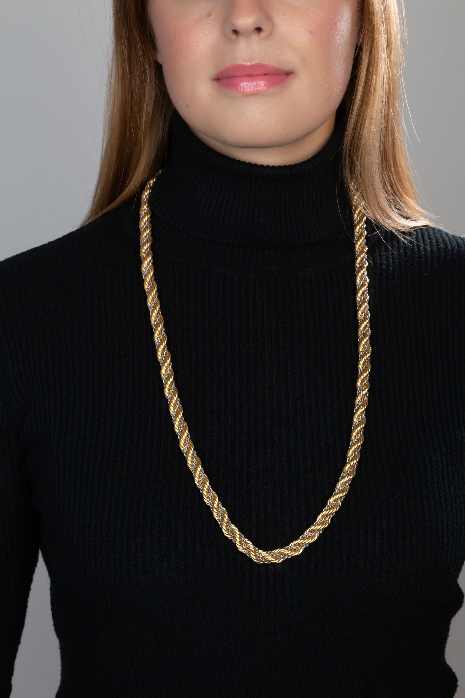 Bucherer, sautoir 2 ors 750 à double mailles torsadées, signé, long. 80 cm, 119g - 4