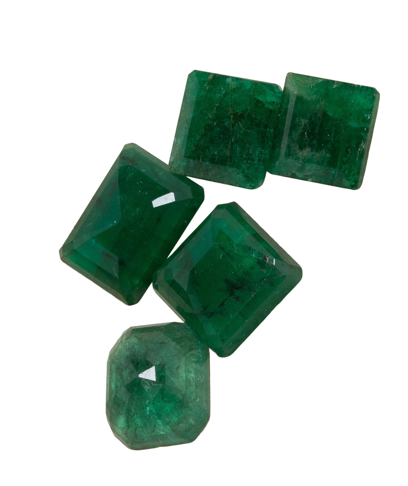 Lot d'émeraudes et de diamants sur papier de tailles diverses: Lot d'émeraudes et de diamants sur papier de tailles diverses 