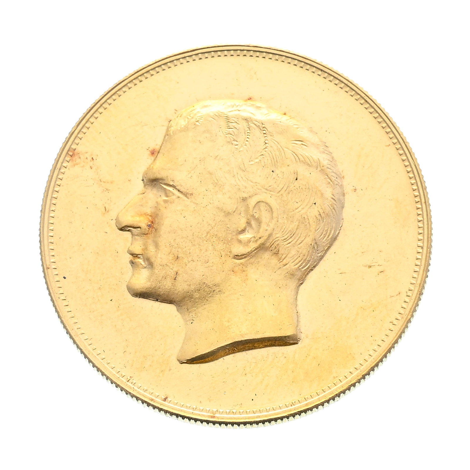 Royaume d'Iran, Mohammad Reza Pahlavi (1941-1979), "Les 2.500 ans de l'Empire Perse", médaille : Royaume d'Iran, Mohammad Reza Pahlavi (1941-1979), "Les 2.500 ans de l'Empire Perse", médaille commémorative en or, 1350SH/1971, grand module, tranche striée, diam. 3,7 cm, 37,5 g.