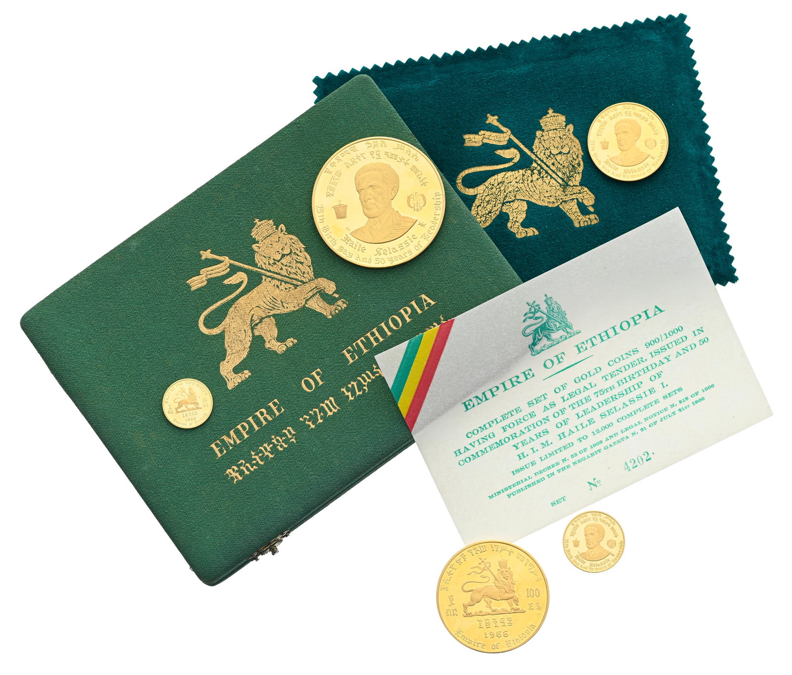Empire d'Éthiopie, Coffret - série complète de cinq monnaies en or 900 (200 $, 100 $,: Empire d'Éthiopie, Coffret - série complète de cinq monnaies en or 900 (200 $, 100 $, 50 $, 20 $, 10 $), 1966, pour commémorer le 75ème anniversaire de la naissance de