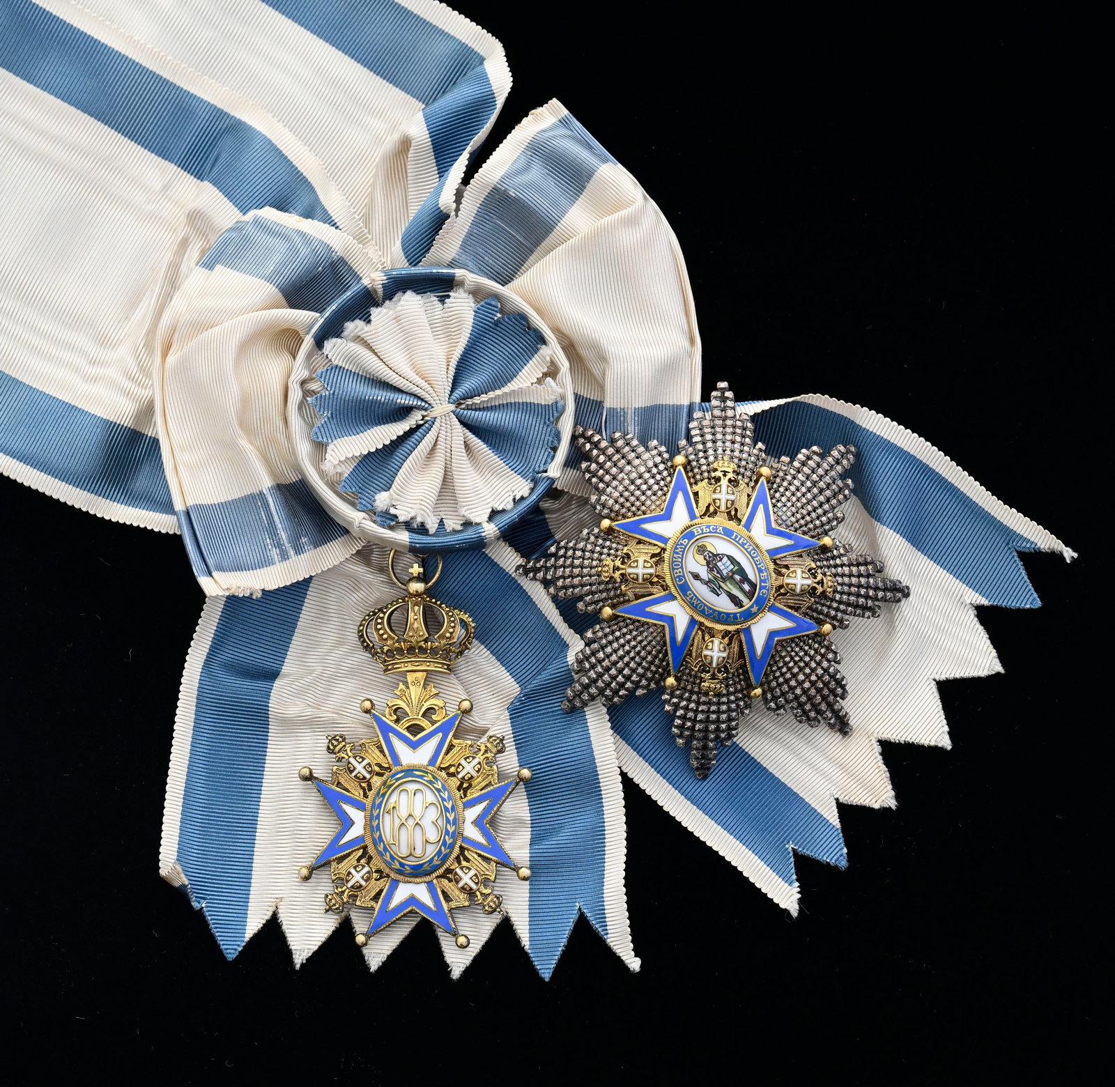 Royaume de Serbie, Ordre de Saint-Sava, créé en 1883, ensemble de Grand-Croix (1ère c: Royaume de Serbie, Ordre de Saint-Sava, créé en 1883, ensemble de Grand-Croix (1ère classe) du 2ème type, en vermeil, argent et émail, par Huguenin Frères & C° au Lo