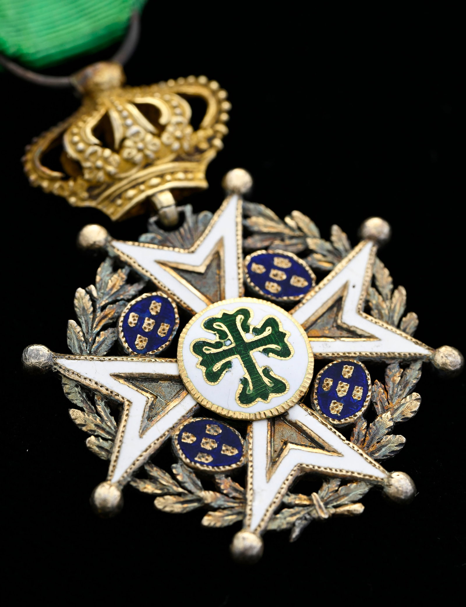 Portugal, Ordre de Saint-Benoît d'Aviz, croix d'Officier en vermeil, or (centres) et émail - 2