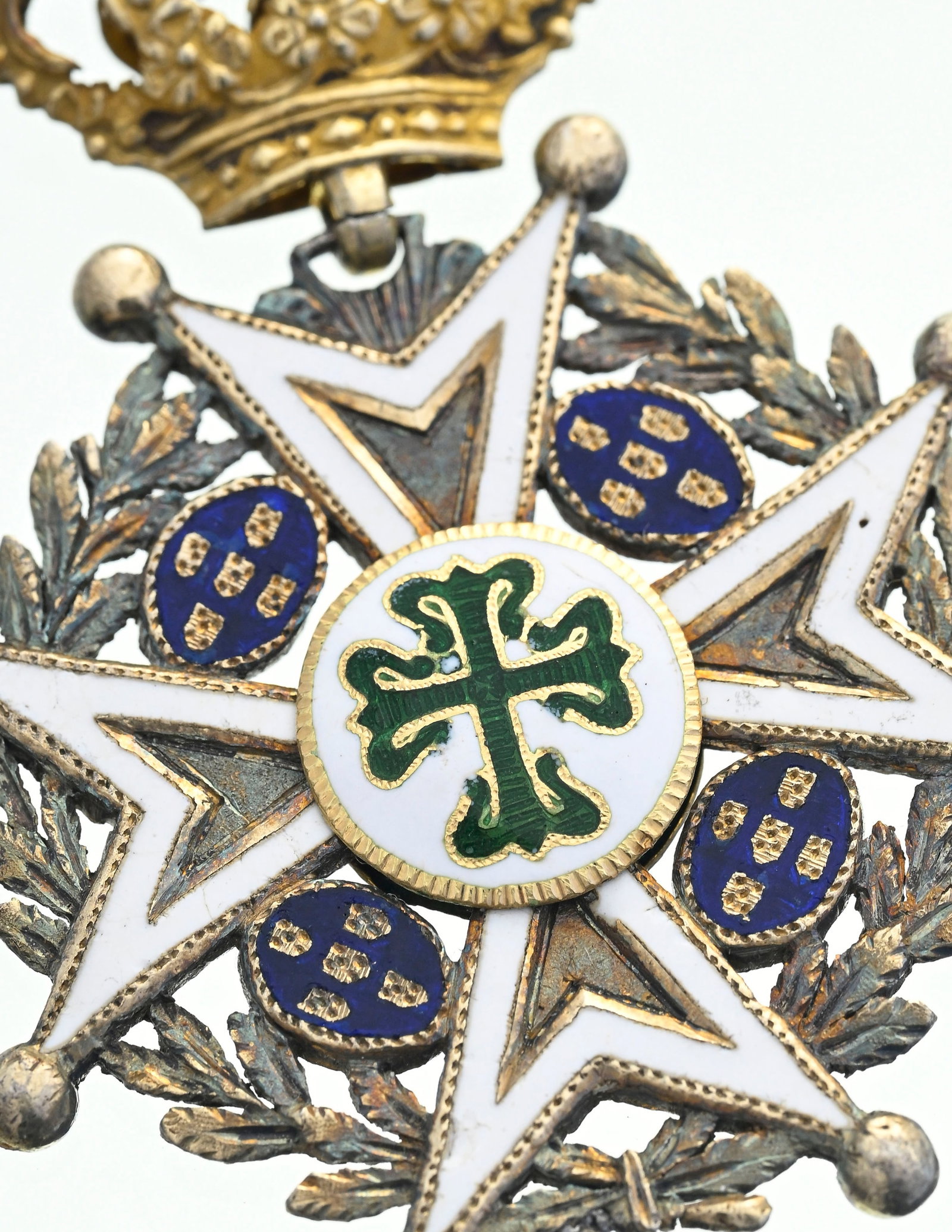 Portugal, Ordre de Saint-Benoît d'Aviz, croix d'Officier en vermeil, or (centres) et émail - 4