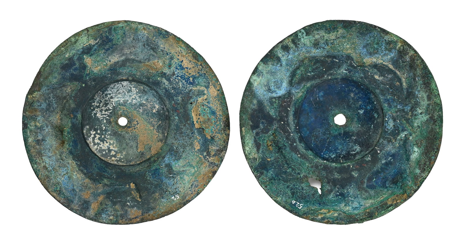 2 saillants de bouclier en bronze, Luristan, fin IIe - début Ier millénaire av. J.-C., tou - 3