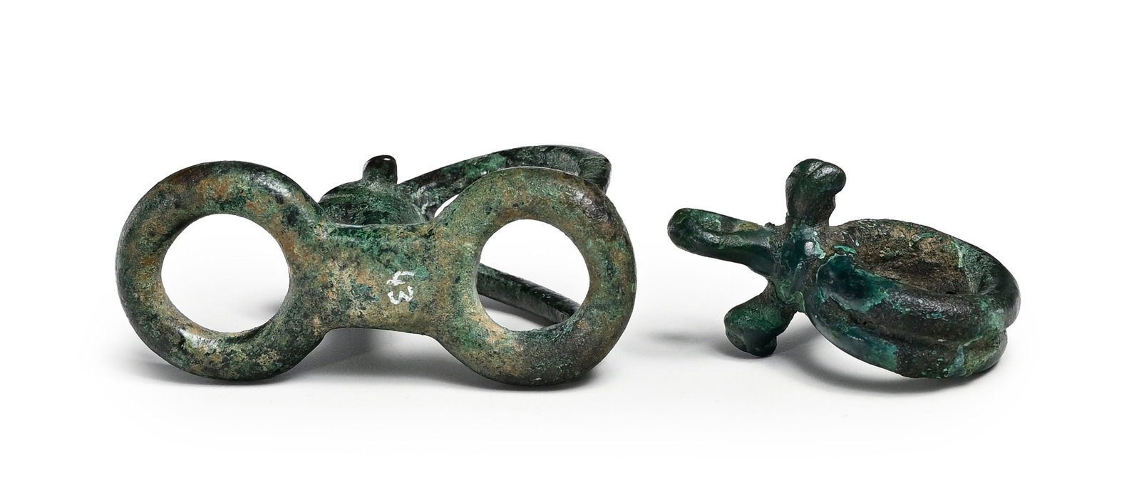 2 anneaux de harnais en bronze à décor de protomé d'animaux, Luristan, 1000 - 750 av. (1 of 4)