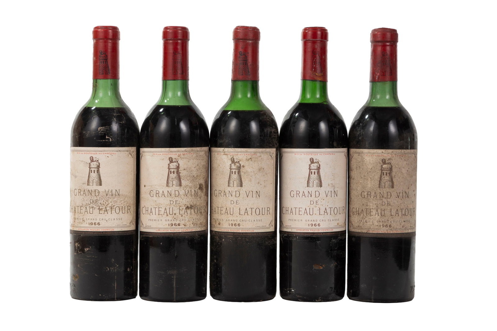Ch. Latour, 1966, Pauillac, 1er grand cru classé, 5 bts: Ch. Latour, 1966, Pauillac, 1er grand cru classé, 5 bts Condition taches et salissures sur les étiquettes niveau: bas goulot à mi-épaule