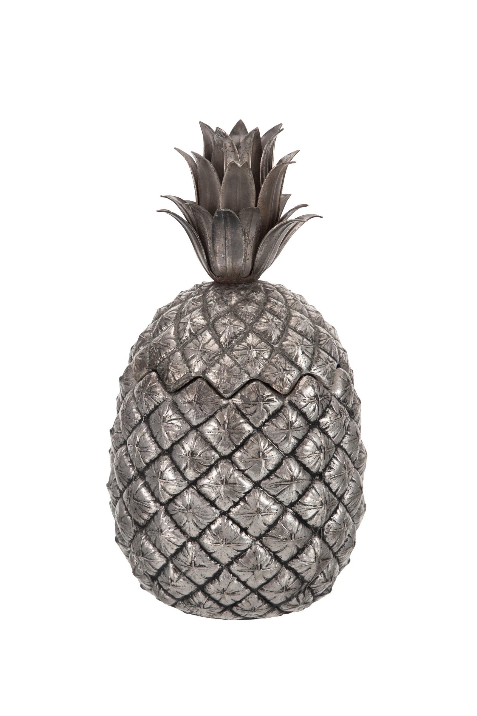 Seau à glaçons ananas en métal argenté, Florence, XXe s., h. 25,5 cm: Seau à glaçons ananas en métal argenté, Florence, XXe s., h. 25,5 cm Condition L'absence de rapport de condition n'implique pas que le lot soit en parfaite condition