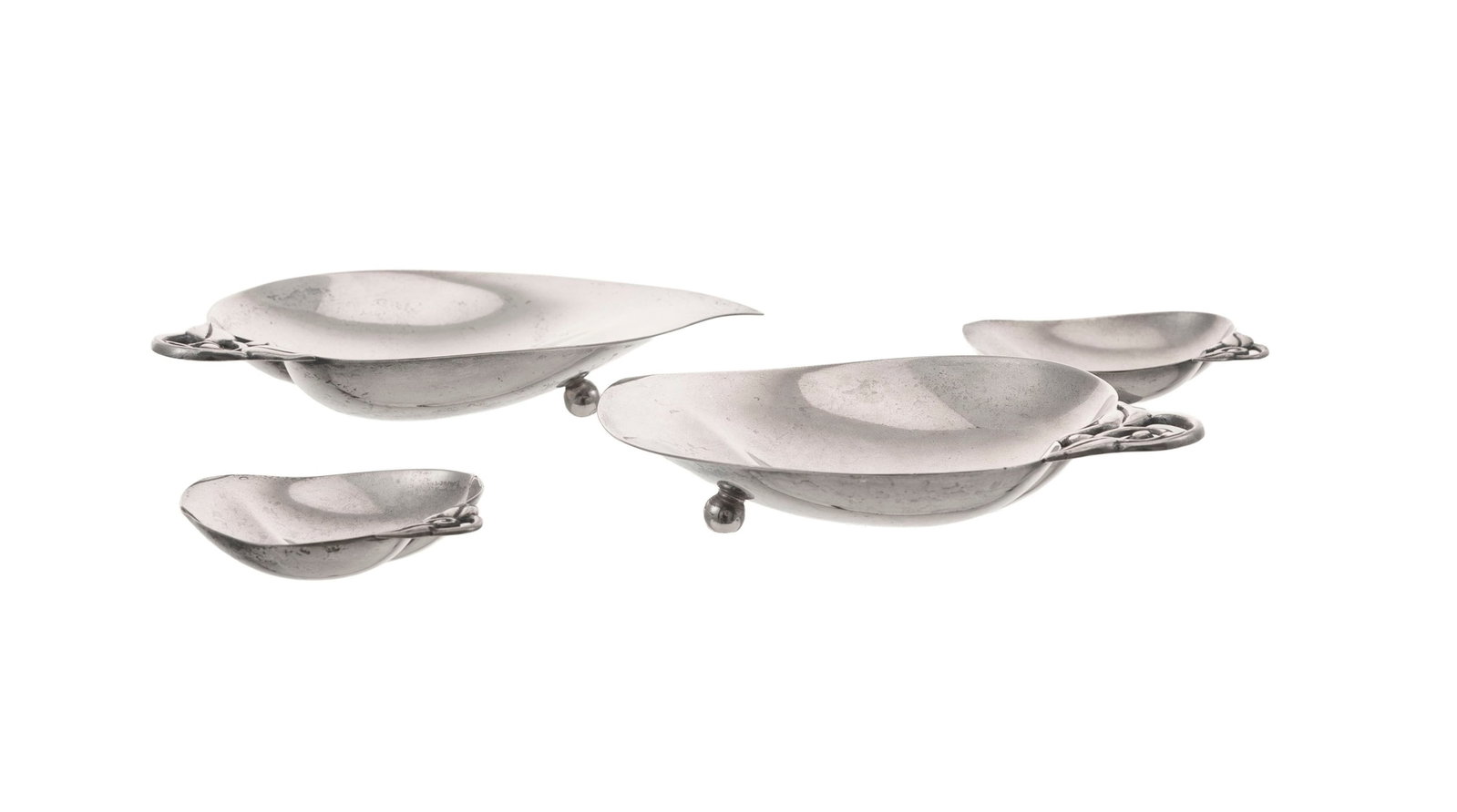 Tiffany & Co. Ensemble de 2 paires de coupelles feuilles en argent Sterling, New York, XXe s., long. - 2