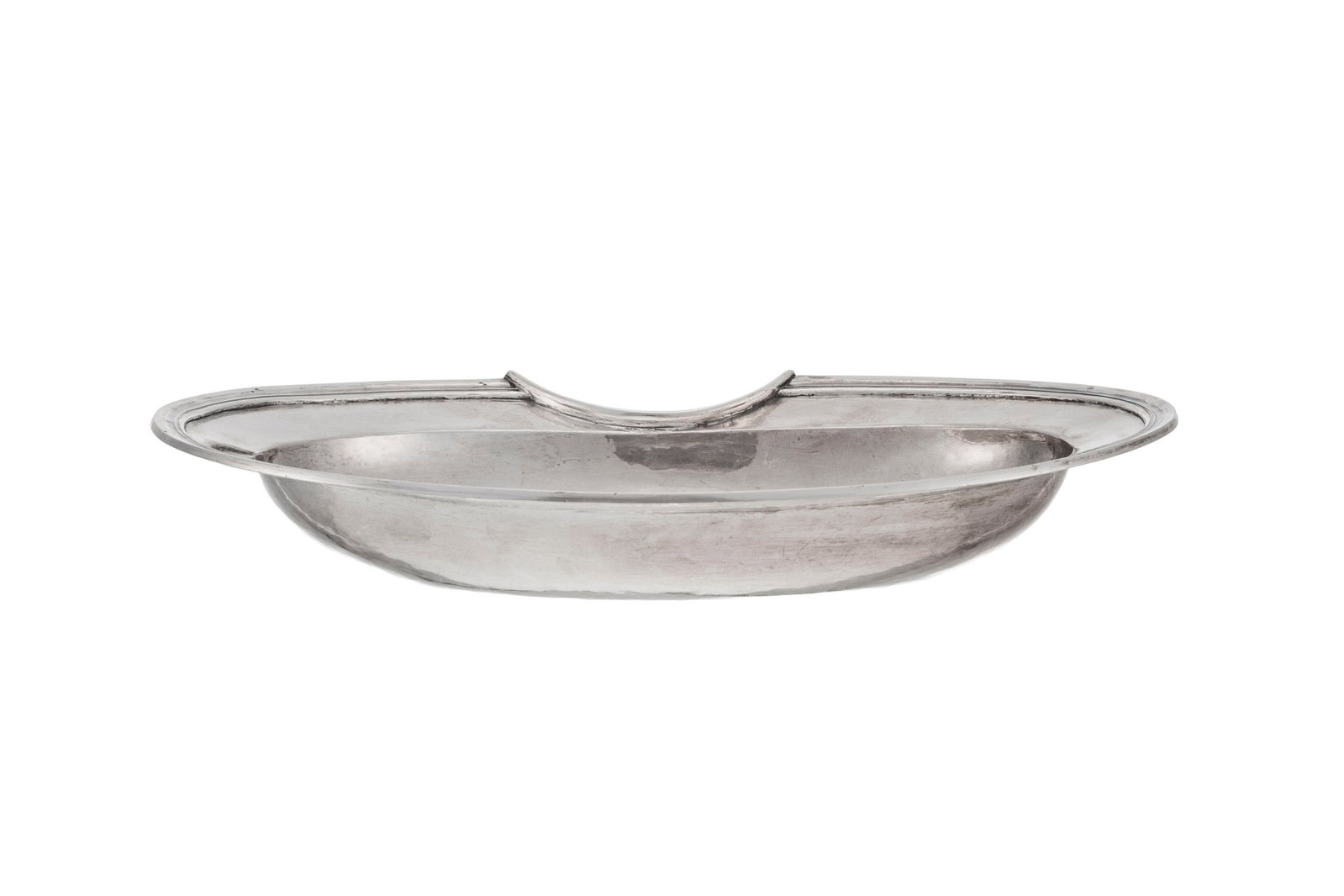 Plat à barbe ovale en argent 925, France, à décor de filets, long. 29 cm, 435g - 2