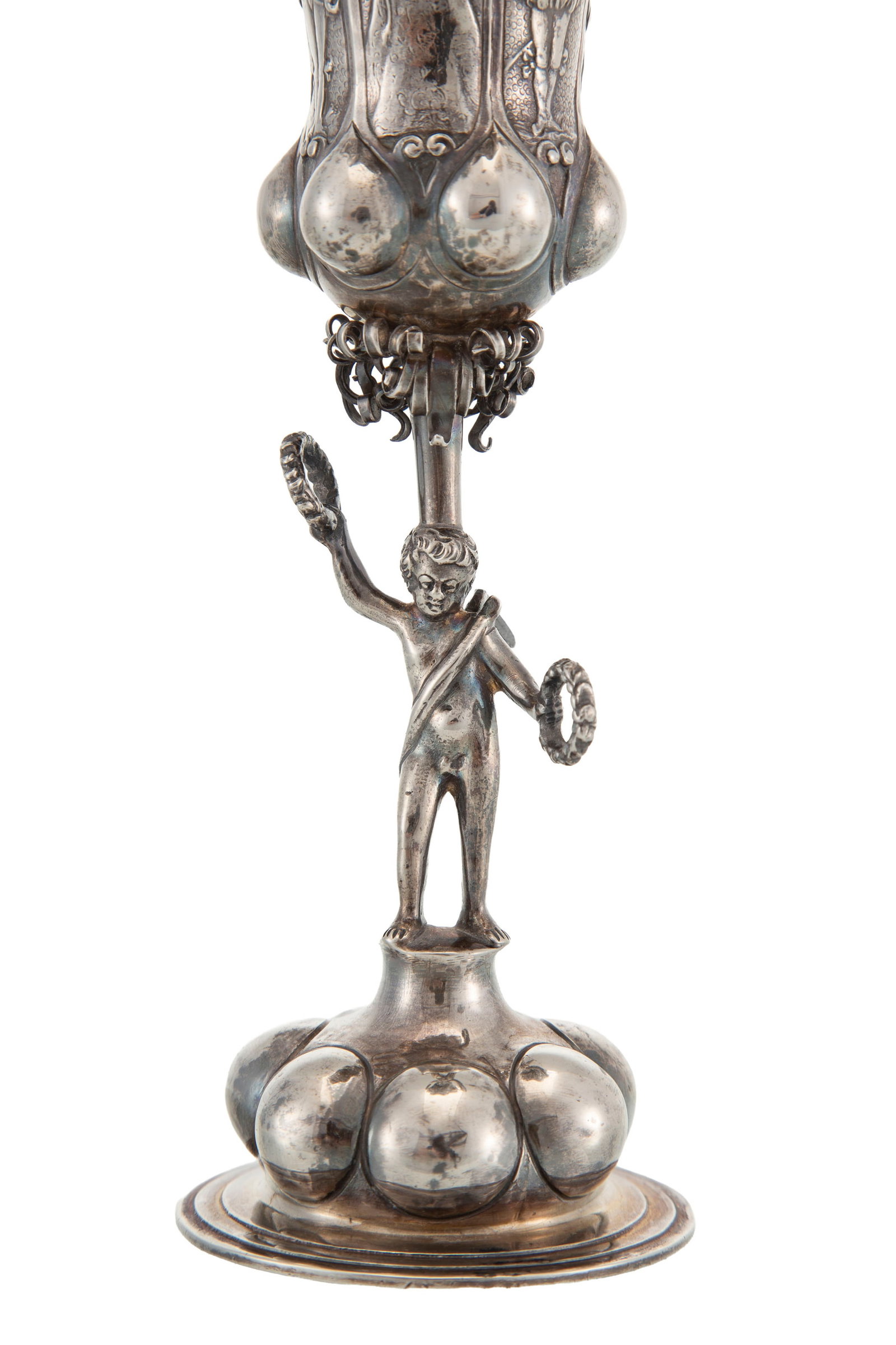 Coupe couverte style XVIIe en argent repoussé, Hanau, fin XIXe s., à décor de cupules - 2