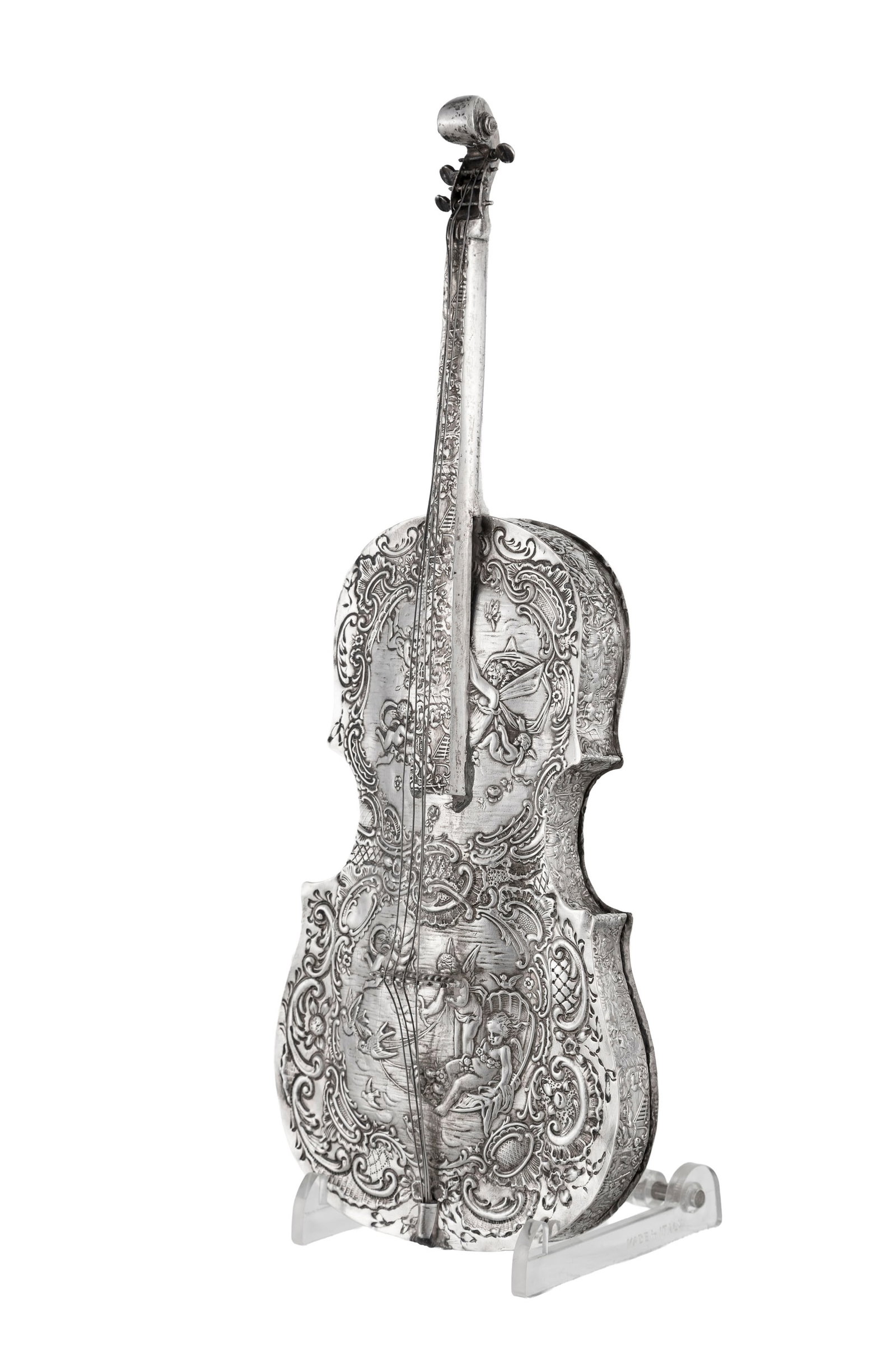 Violon en argent, par Schleissner & Söhne, Hanau, fin XIXe s., à riche décor repouss& - 2