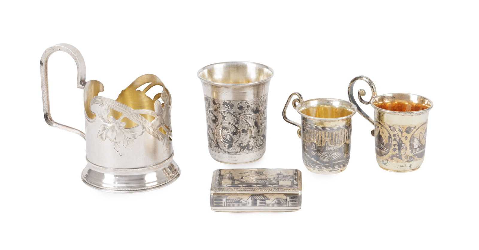 Ensemble de 3 charki et 1 tabatière en argent niellé, 1 support de verre en argent givr (1 of 12)