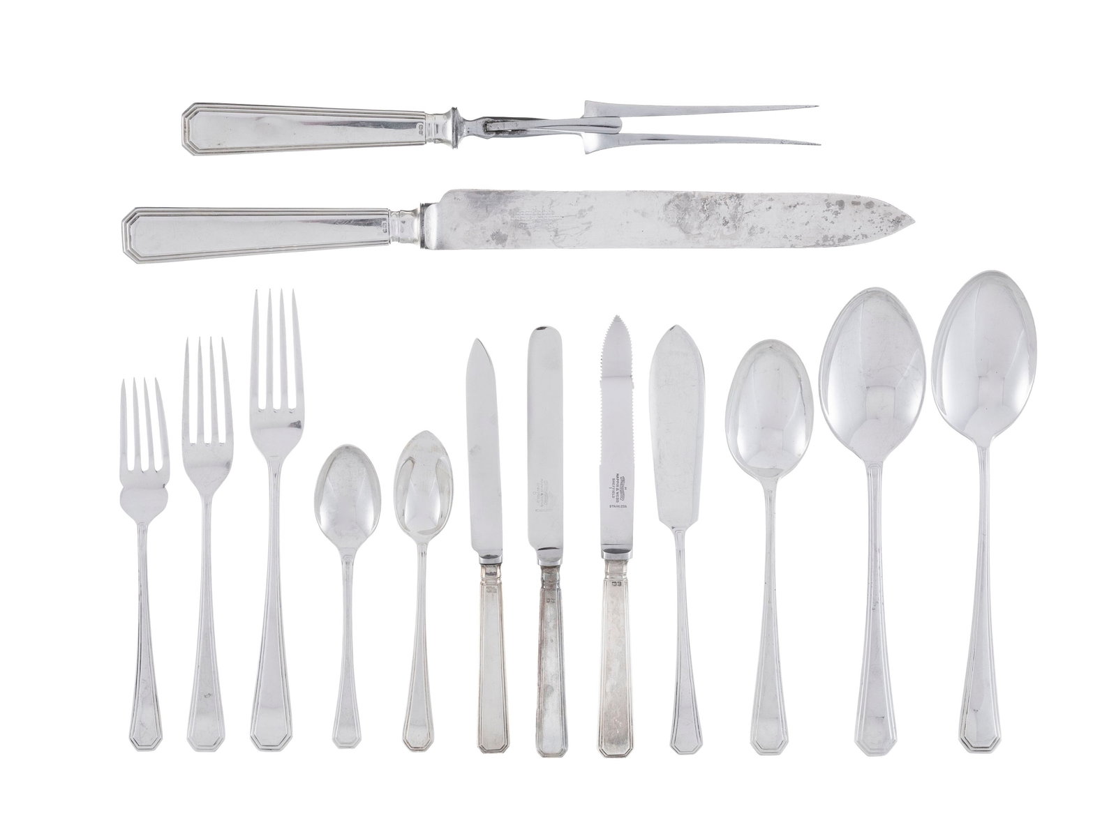 Mappin & Webb. Ménagère en argent Art Déco, Sheffield, diverses dates circa 1930, com: Mappin & Webb. Ménagère en argent Art Déco, Sheffield, diverses dates circa 1930, comprenant 137 pièces: 12 fourchettes, 12 couteaux et 12 cuillers de table, 12 fourchettes, 12