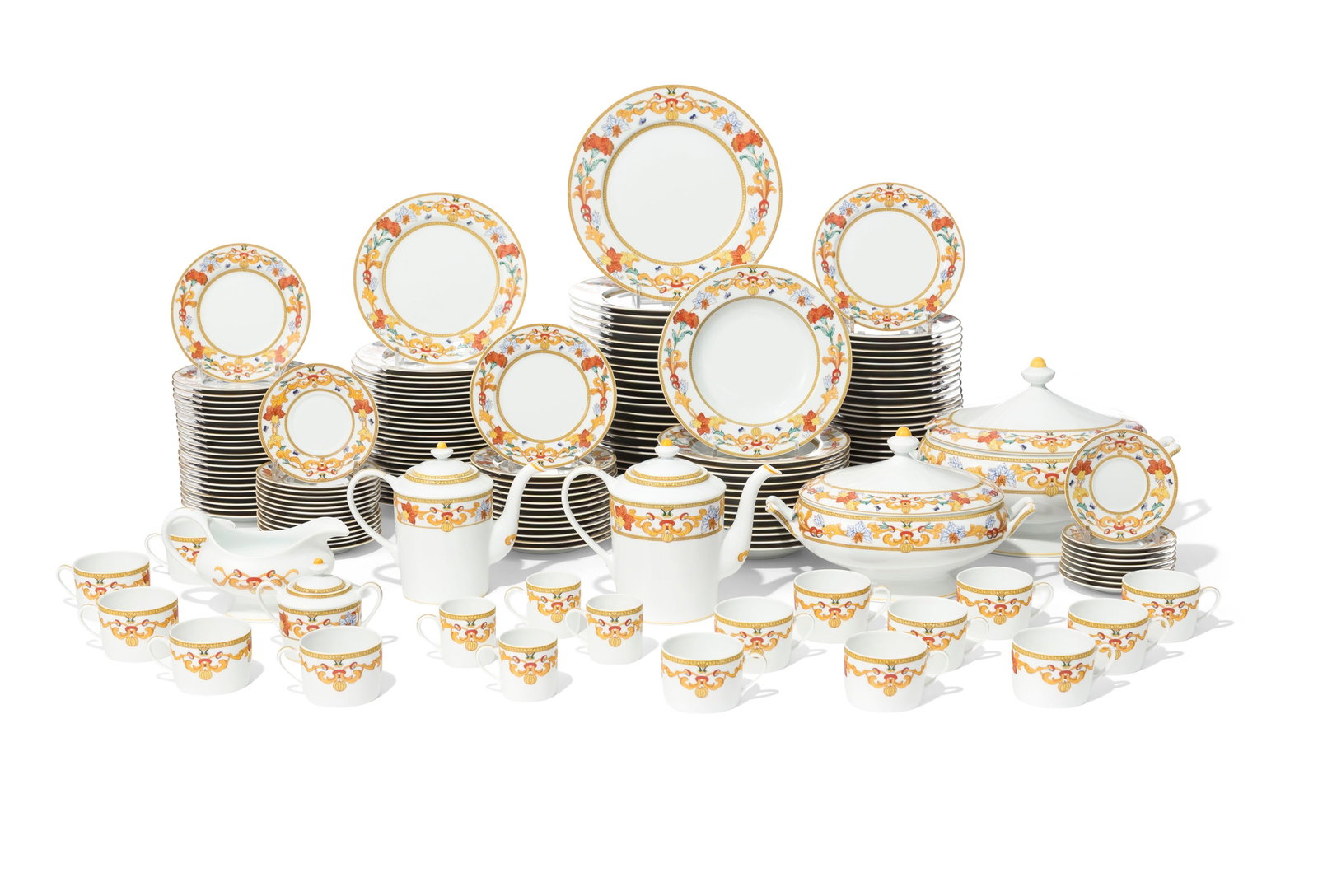 Bernardaud. Service à dîner en porcelaine de Limoges, modèle Roma, comprenant 176 pi& (1 of 4)