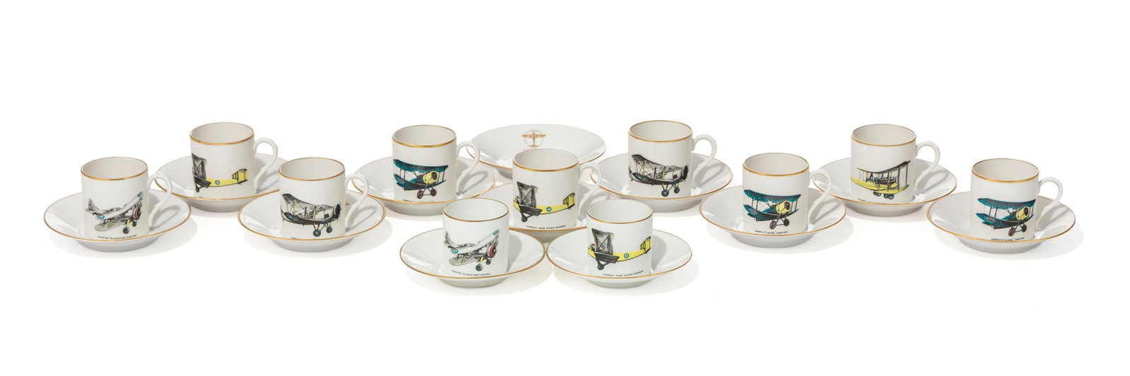 Langenthal. Suite de 11 tasses à café et soucoupes en porcelaine, XXe s., à déco: Langenthal. Suite de 11 tasses à café et soucoupes en porcelaine, XXe s., à décor d'avions et "Avia Genève" or sur les soucoupes, h. 5,3 cm, diam. 11,5 cm