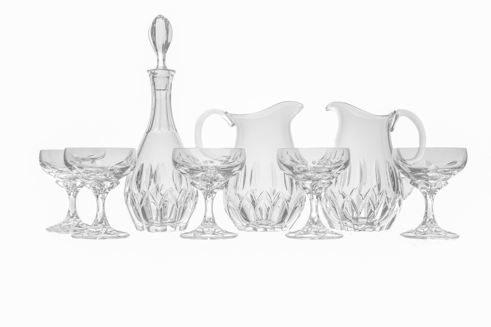 Villeroy & Boch. Partie de service de verres en cristal, modèle Iris, comprenant 48 pièces: Villeroy & Boch. Partie de service de verres en cristal, modèle Iris, comprenant 48 pièces: 12 flûtes à champagne, 6 coupes à champagne, 3 verres à eau, 10 verres à