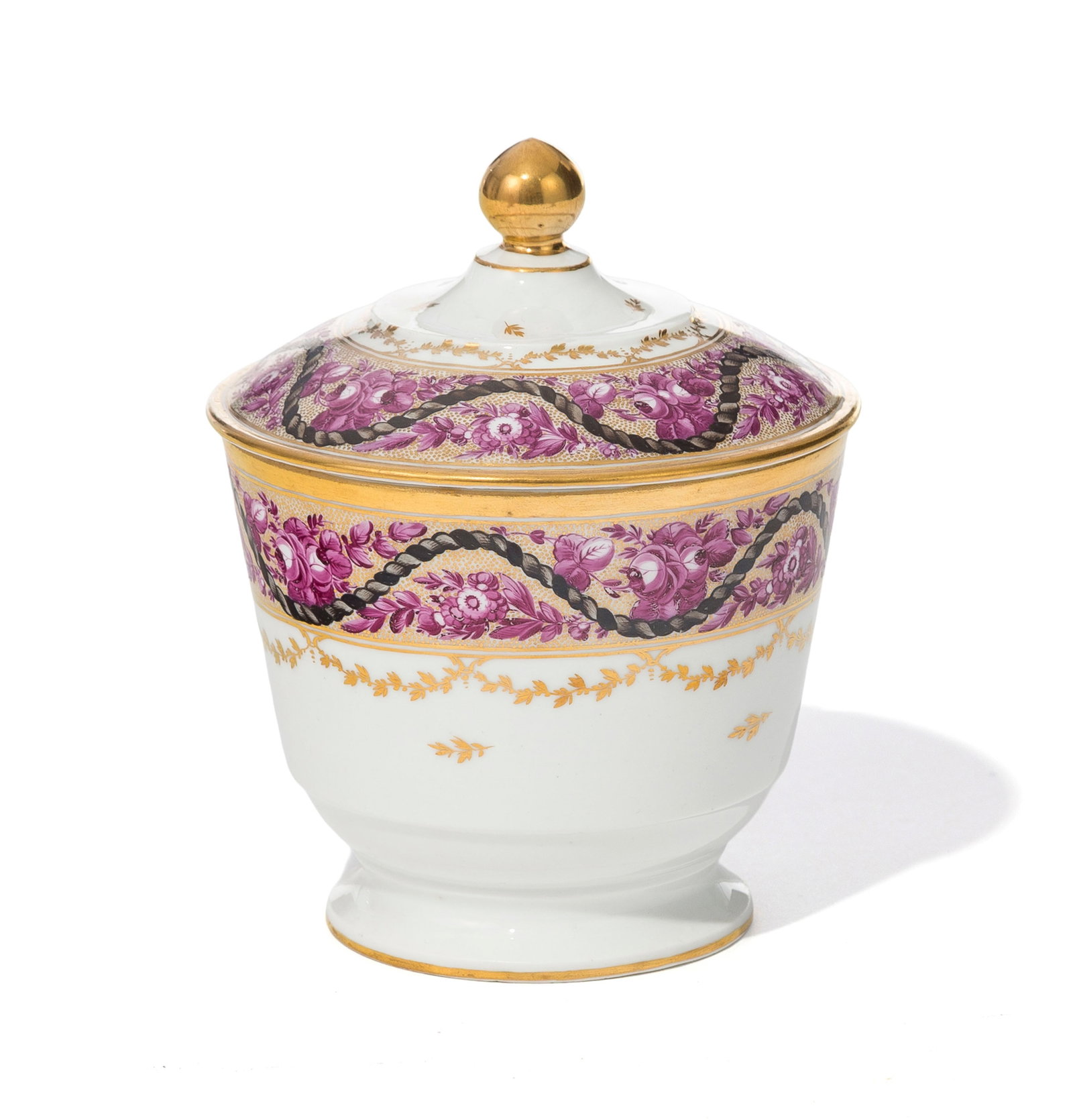 Nyon. Ensemble de 10 bols à thé et soucoupes, 1 coupe sur talon, 1 sucrier en porcelaine,  - 2
