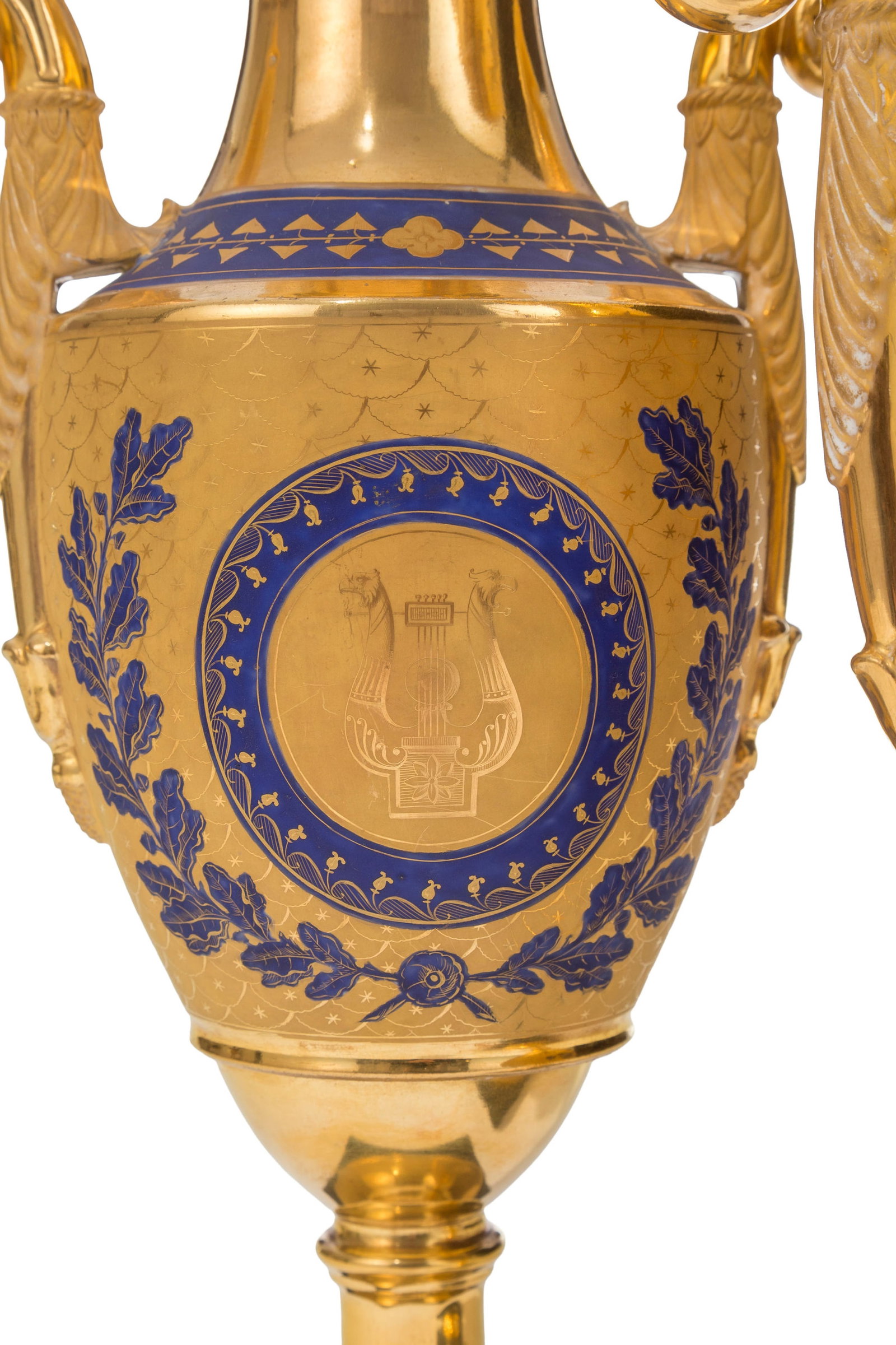 Paire de vases en porcelaine de Paris, XIXe s., à décor bleu et or, fond mat et brillant,  - 3