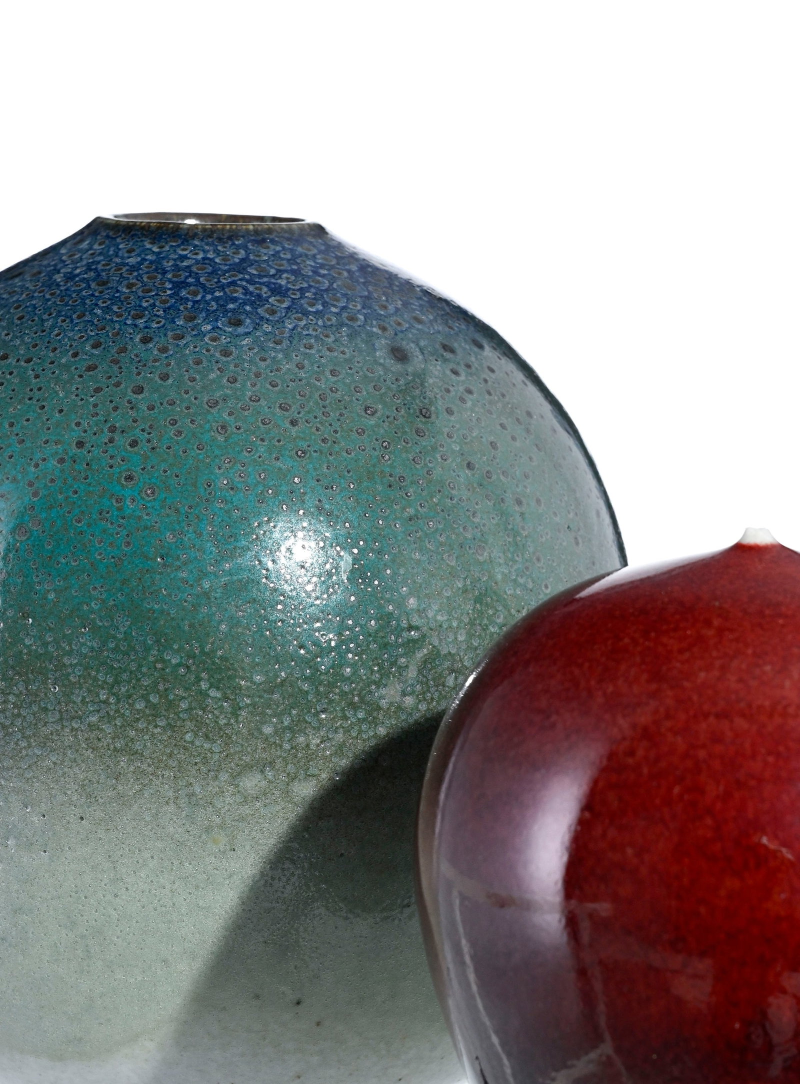 Ensemble de 3 vases de forme ovoïde et renflée en céramique et porcelaine, XXe s., &# - 2