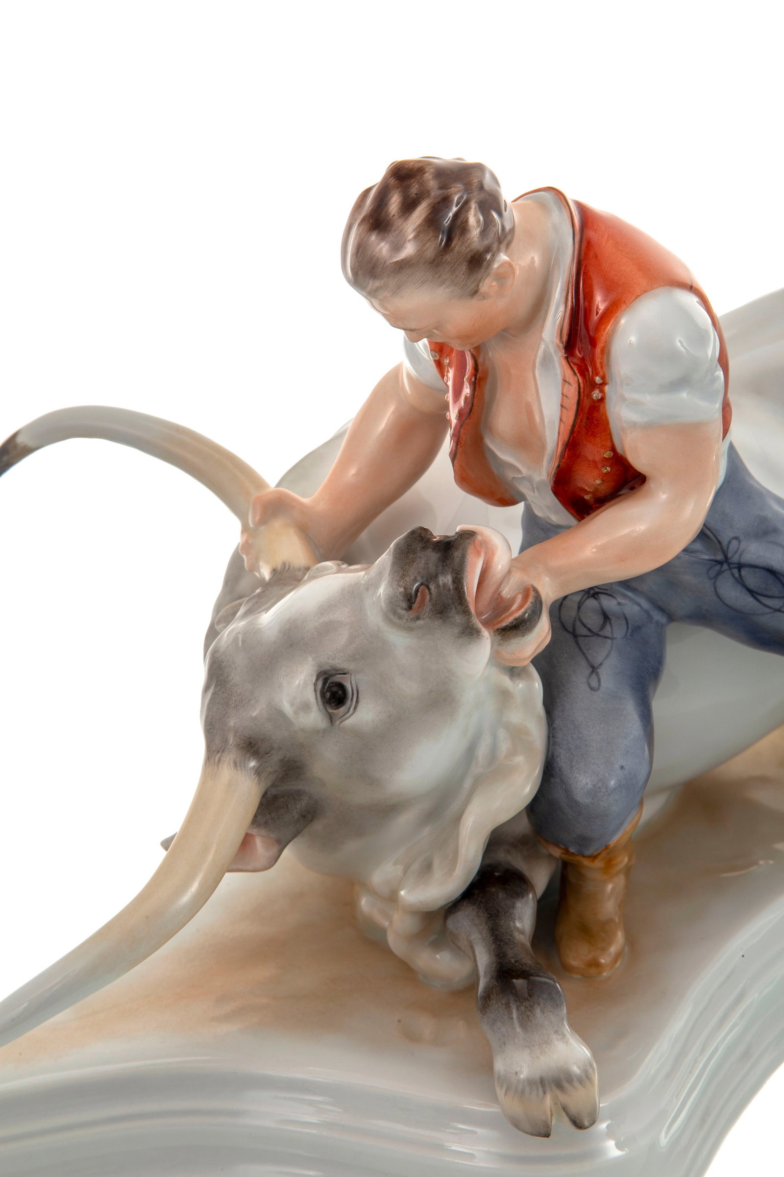Herend. Ensemble de 3 sculptures en porcelaine, XXe s., comprenant: 1 homme chevauchant un coq, 1 ho - 2