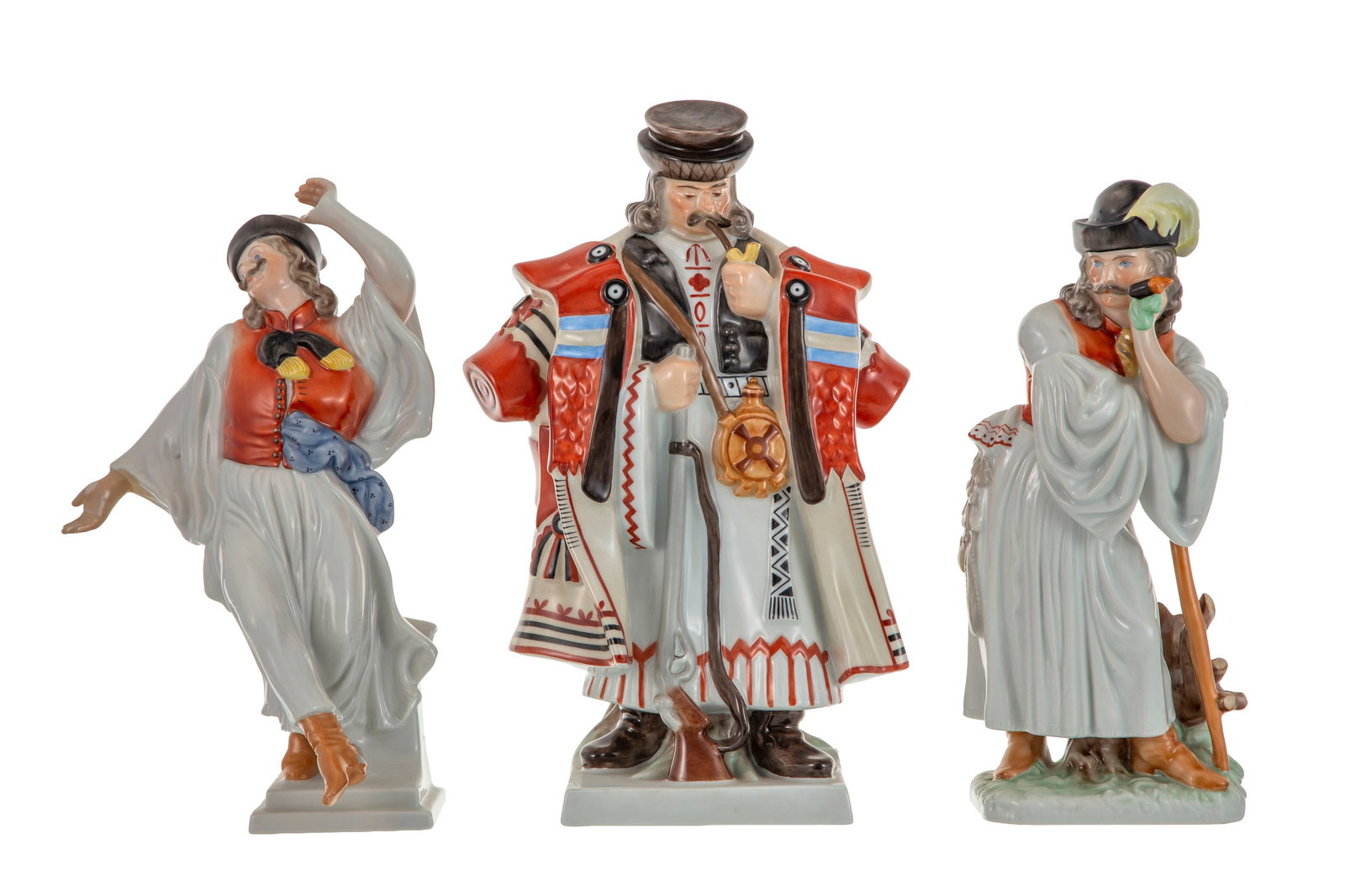 Herend. Ensemble de 3 sculptures en porcelaine, XXe s., comprenant: 1 Brigand de Bakony, 1 paysan et (1 of 3)