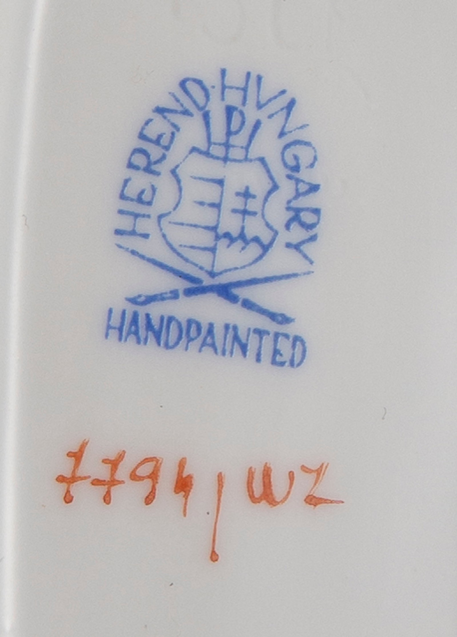 Herend. Ensemble de 6 pièces en porcelaine, à décor Apponyi vert et rose et fleurs ve - 2