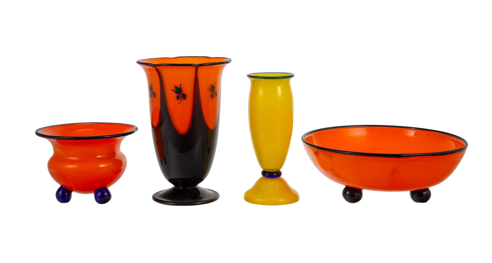 Ensemble de 4 vases et coupes en verre orangé et jaune, XXe s., diam. 20,5 cm, h. 9,5 à 18: Ensemble de 4 vases et coupes en verre orangé et jaune, XXe s., diam. 20,5 cm, h. 9,5 à 18 cm