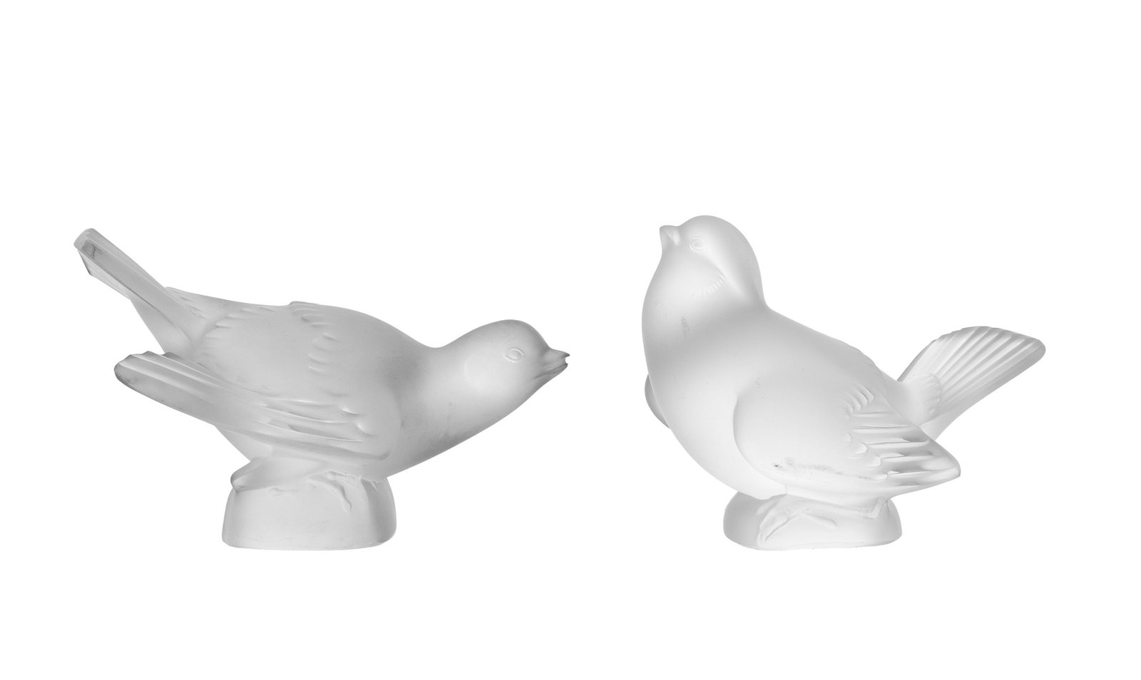 Lalique France. Ensemble de 2 oiseaux en verre moulé-pressé dépoli, h. 8,5 cm (1 of 1)