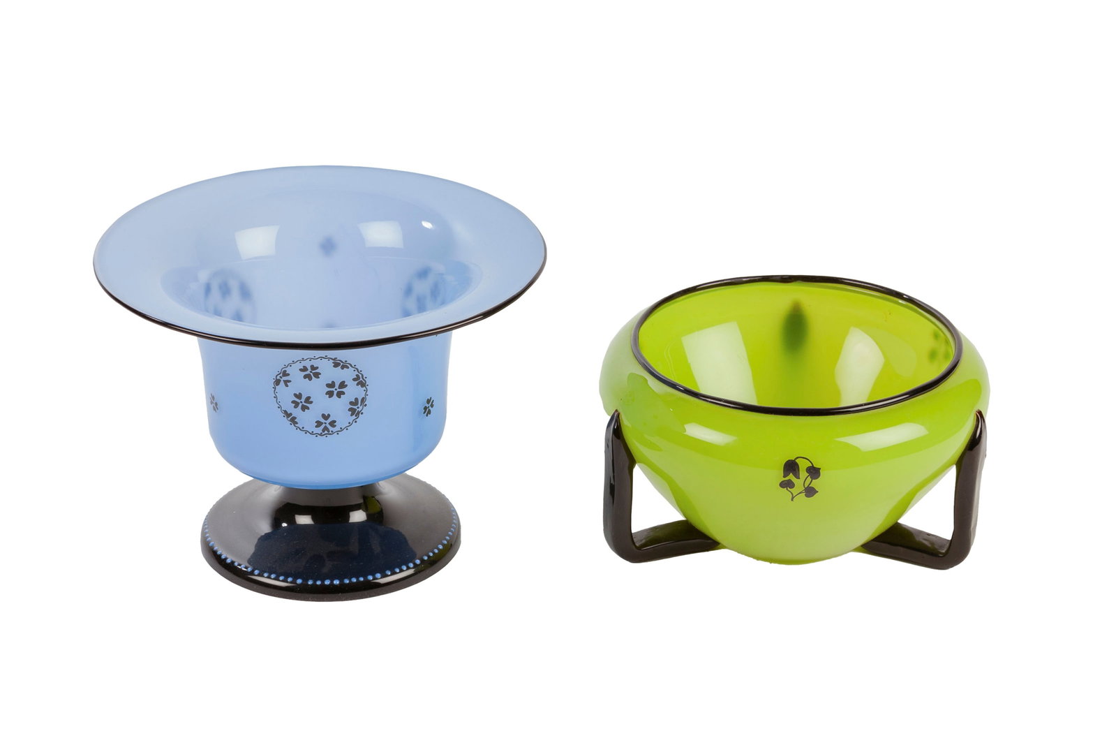 LOETZ. Ensemble d1 1 vase et 1 coupe en verre Tango bleu, vert et noir, à décor noir de fl - 2