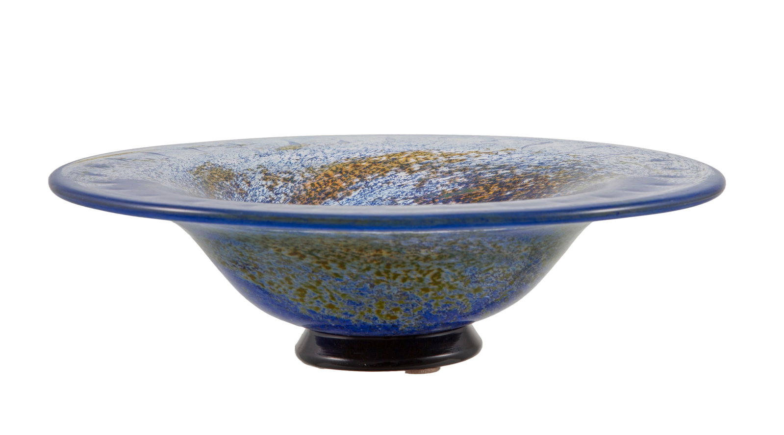 Paul Nicolas (1875-1952). Coupe sur talon en verre, Nancy, circa 1930, à décor abstrait mo: Paul Nicolas (1875-1952). Coupe sur talon en verre, Nancy, circa 1930, à décor abstrait moucheté bleu, jaune et vert, diam. 31 cm, h. 9 cm