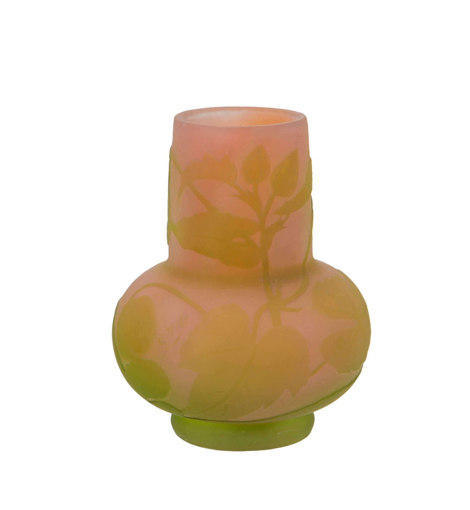 Gallé. Vase pansu à col droit en verre multicouche, à décor dégagé : Gallé. Vase pansu à col droit en verre multicouche, à décor dégagé à l'acide de fleurs vertes sur fond rosé, signé, h. 9 cm Condition micro-éclat au