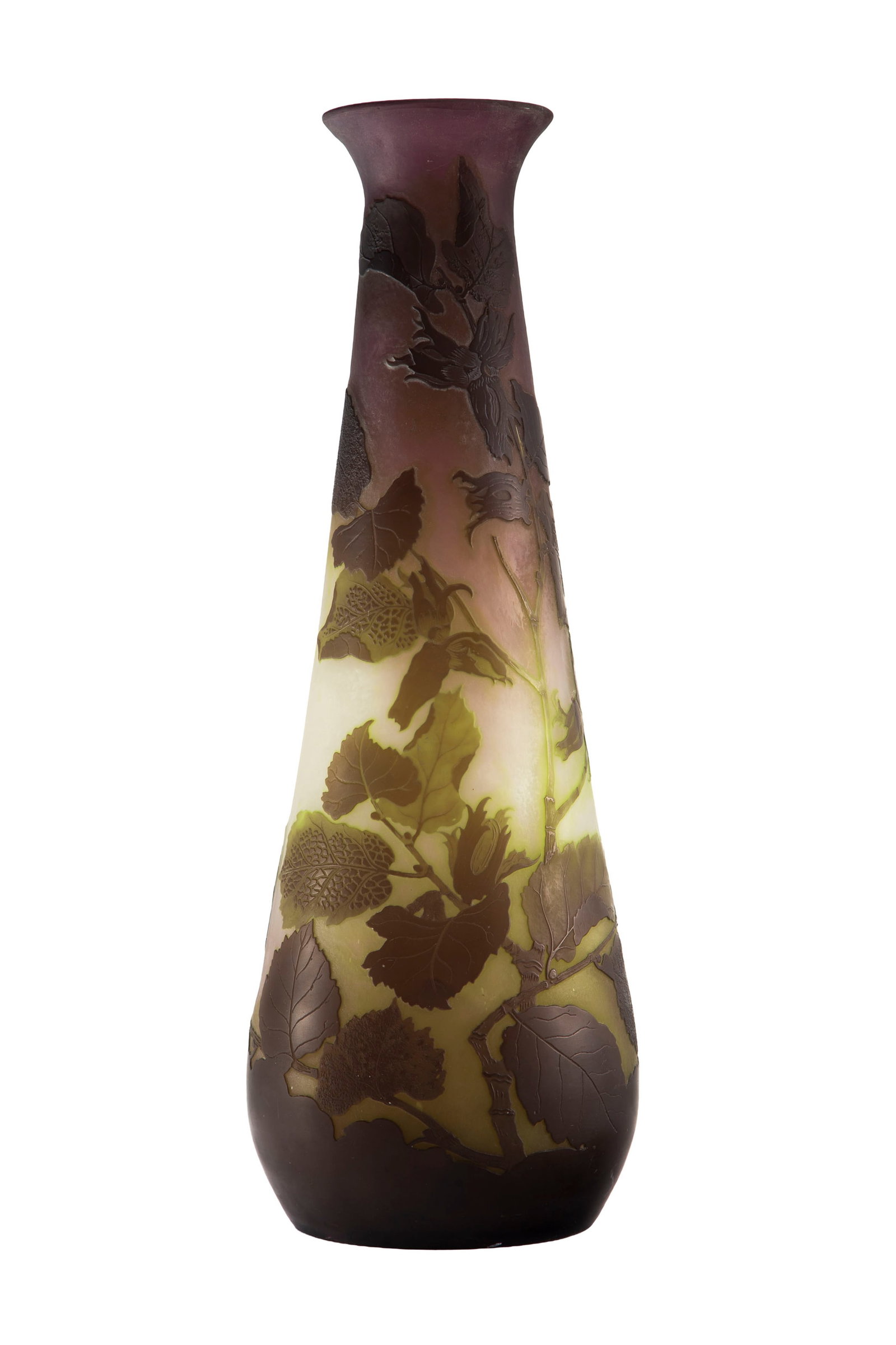 Gallé. Vase piriforme à col ouvert en verre multicouche, à décor dégagé: Gallé. Vase piriforme à col ouvert en verre multicouche, à décor dégagé à l'acide de fleurs vertes sur fond blanc nuancé vert et violet, h. 52 cm Condition 