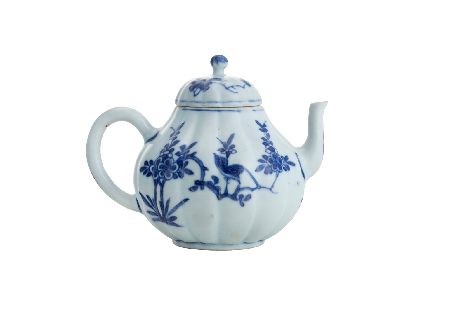 Ensemble comprenant 1 théière, 4 coupes et 4 soucoupes en porcelaine, Chine, ca 1690: tous - 2