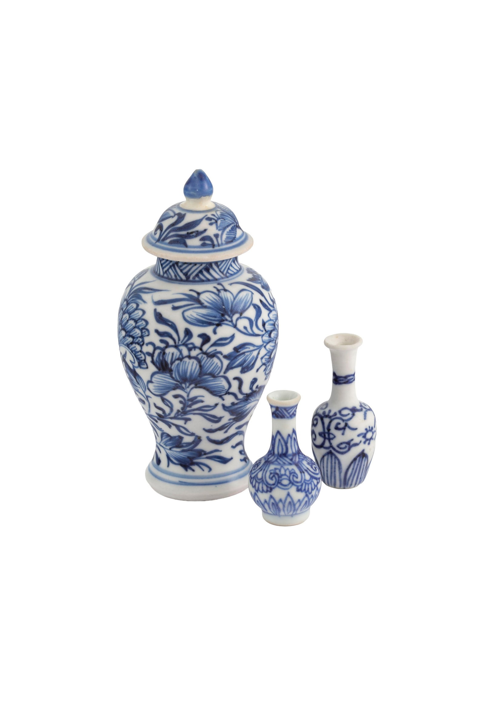 Ensemble d'1 petit vase couvert et de 2 vases miniatures en porcelaine, Chine, ca 1690: tous provena - 2
