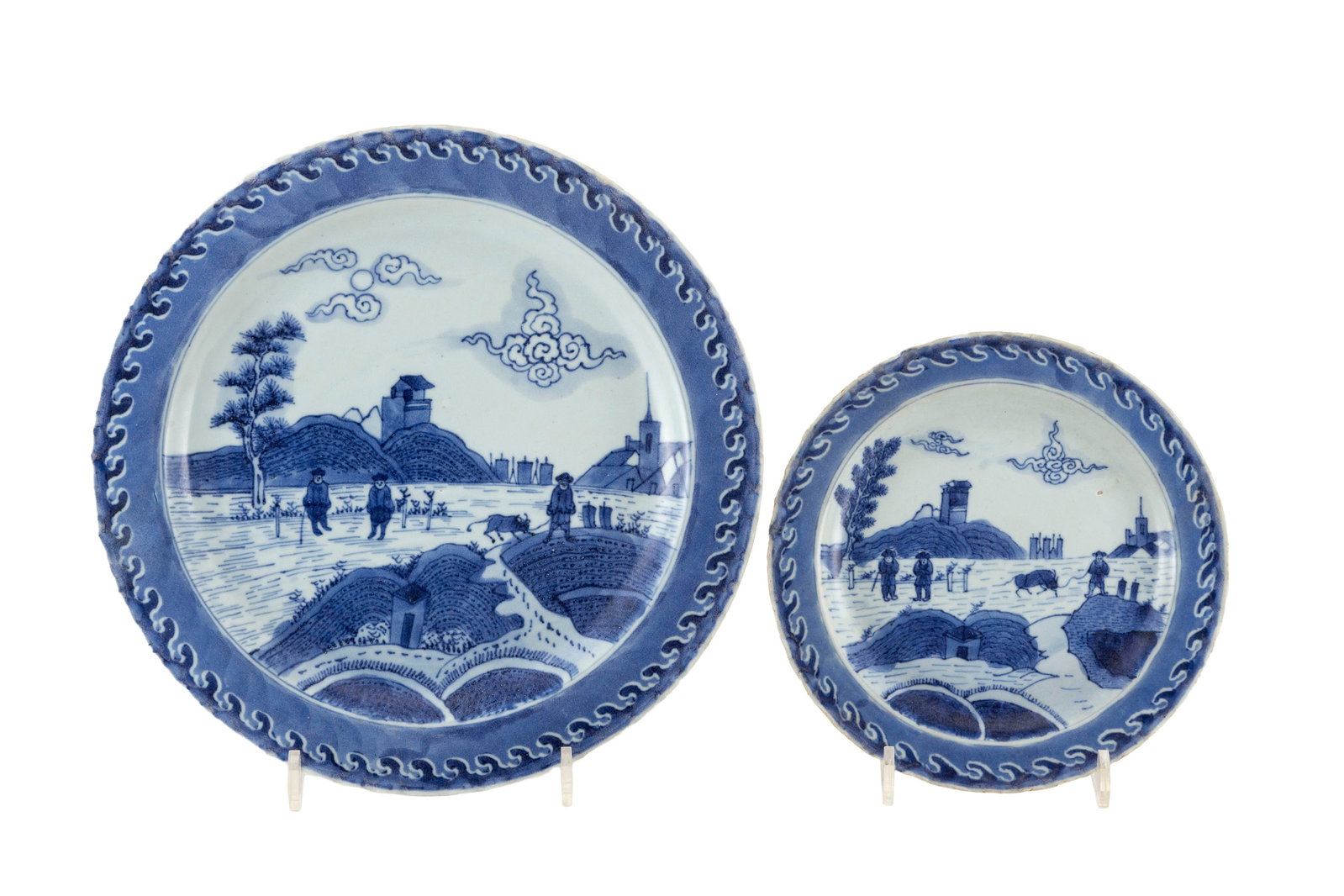 Assiette et plat en porcelaine, Chine, ca 1690, provenant du "Vung Tau Cargo", décor en bleu de - 2
