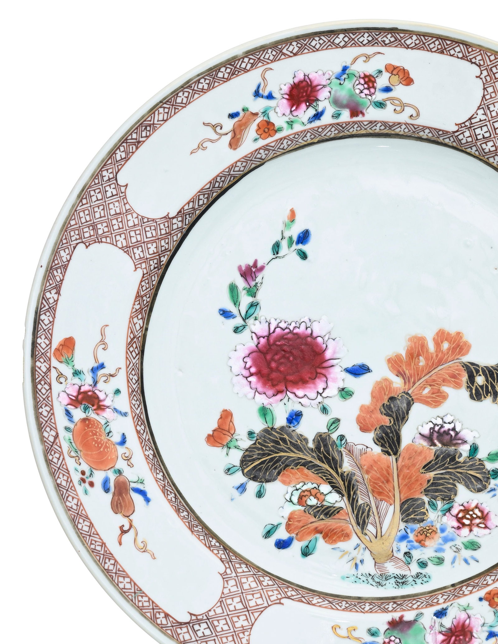 2 plats en porcelaine famille rose, Chine, XVIIIe s., décor de bok choy, fleurs et fruits sur f - 3