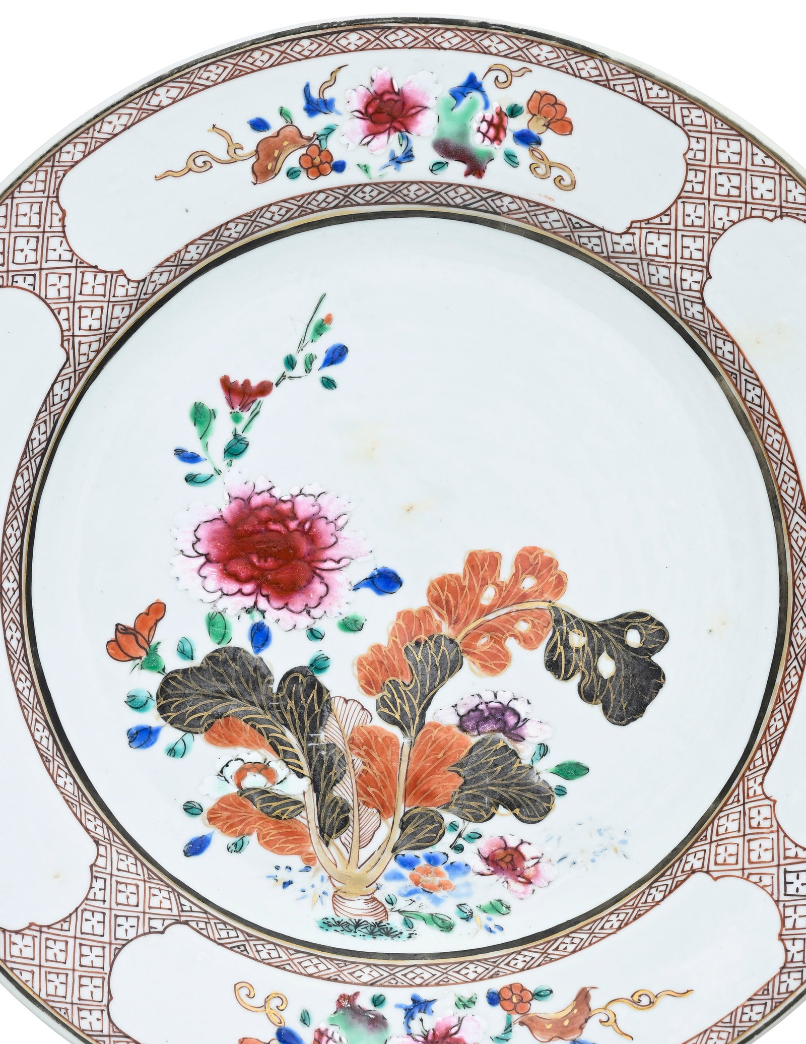 2 plats en porcelaine famille rose, Chine, XVIIIe s., décor de bok choy, fleurs et fruits sur f - 4