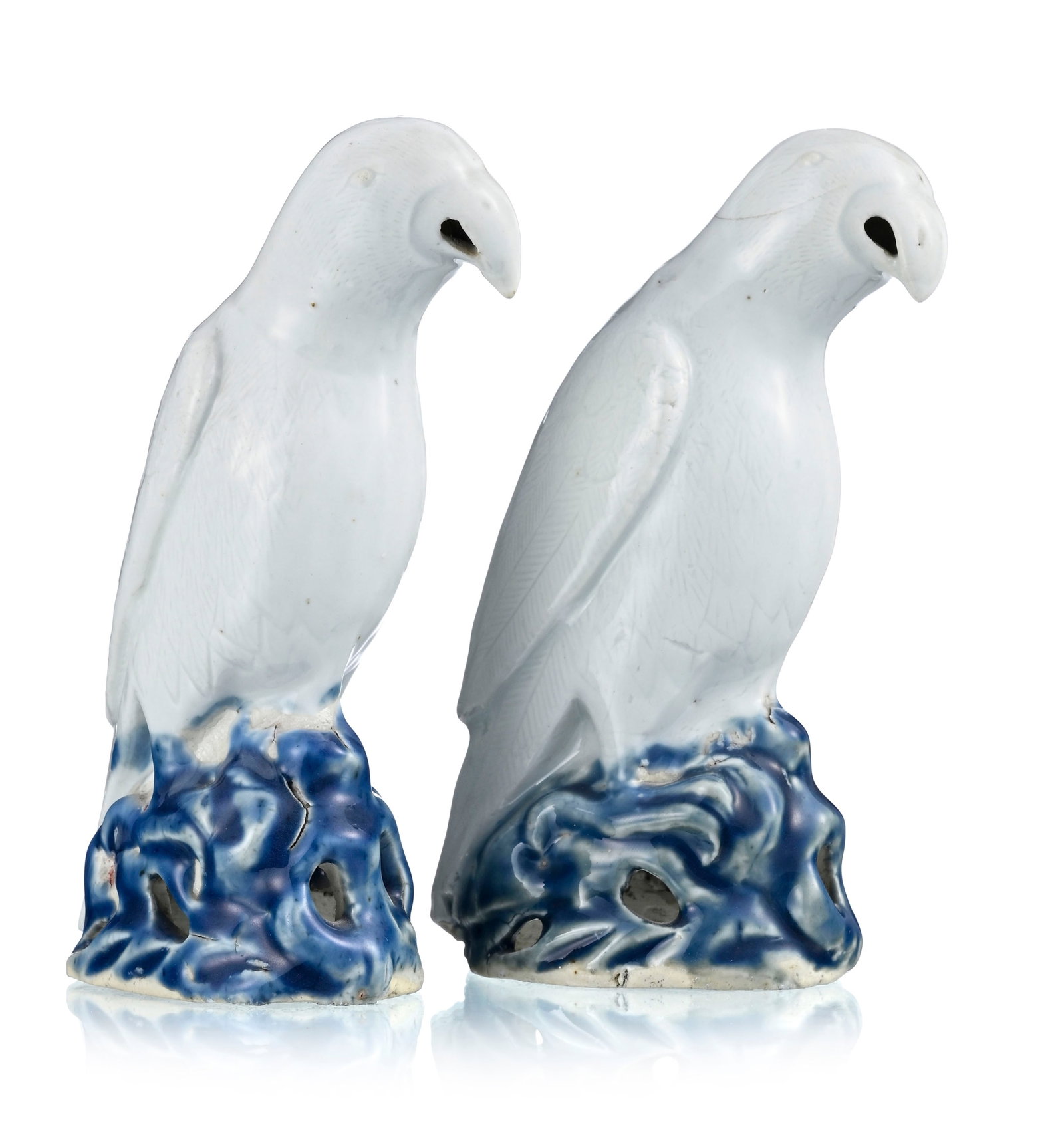 Paire de perroquets en porcelaine, Chine, dynastie Qing, les perroquets à glaçure monochro - 2