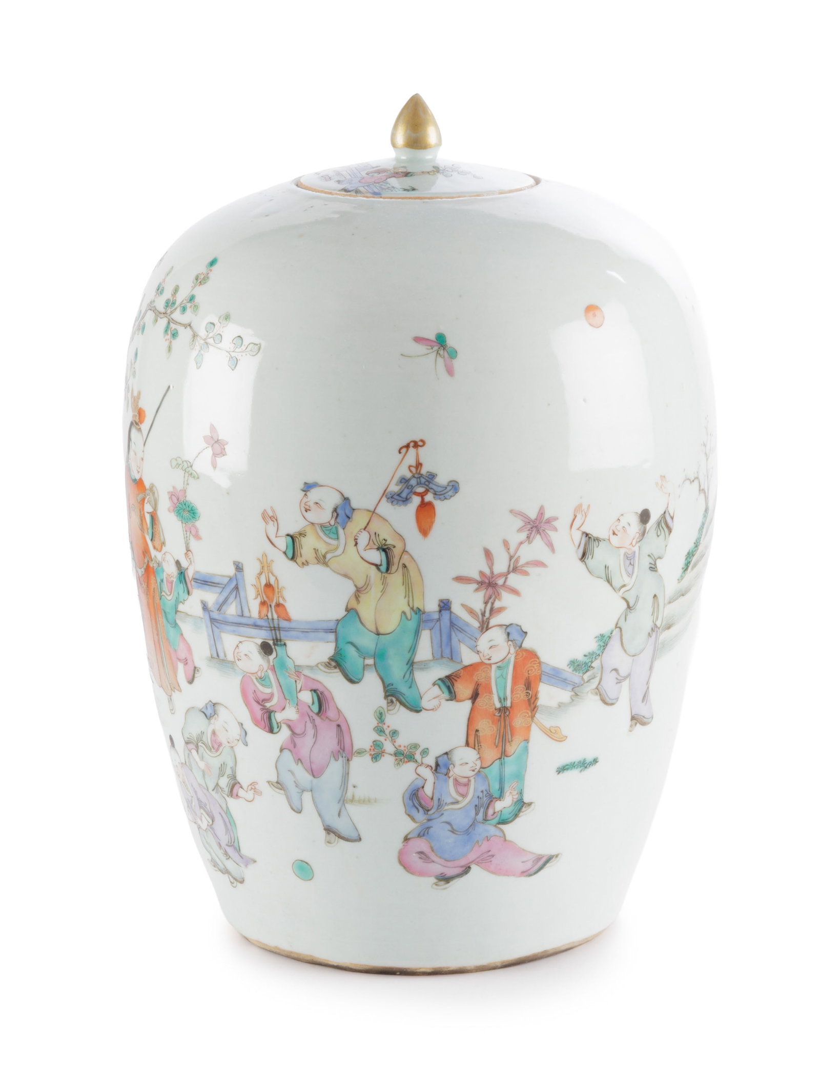 Pot couvert en porcelaine famille rose, Chine, XIX-XXe s., décor de multiples enfants jouant da - 3