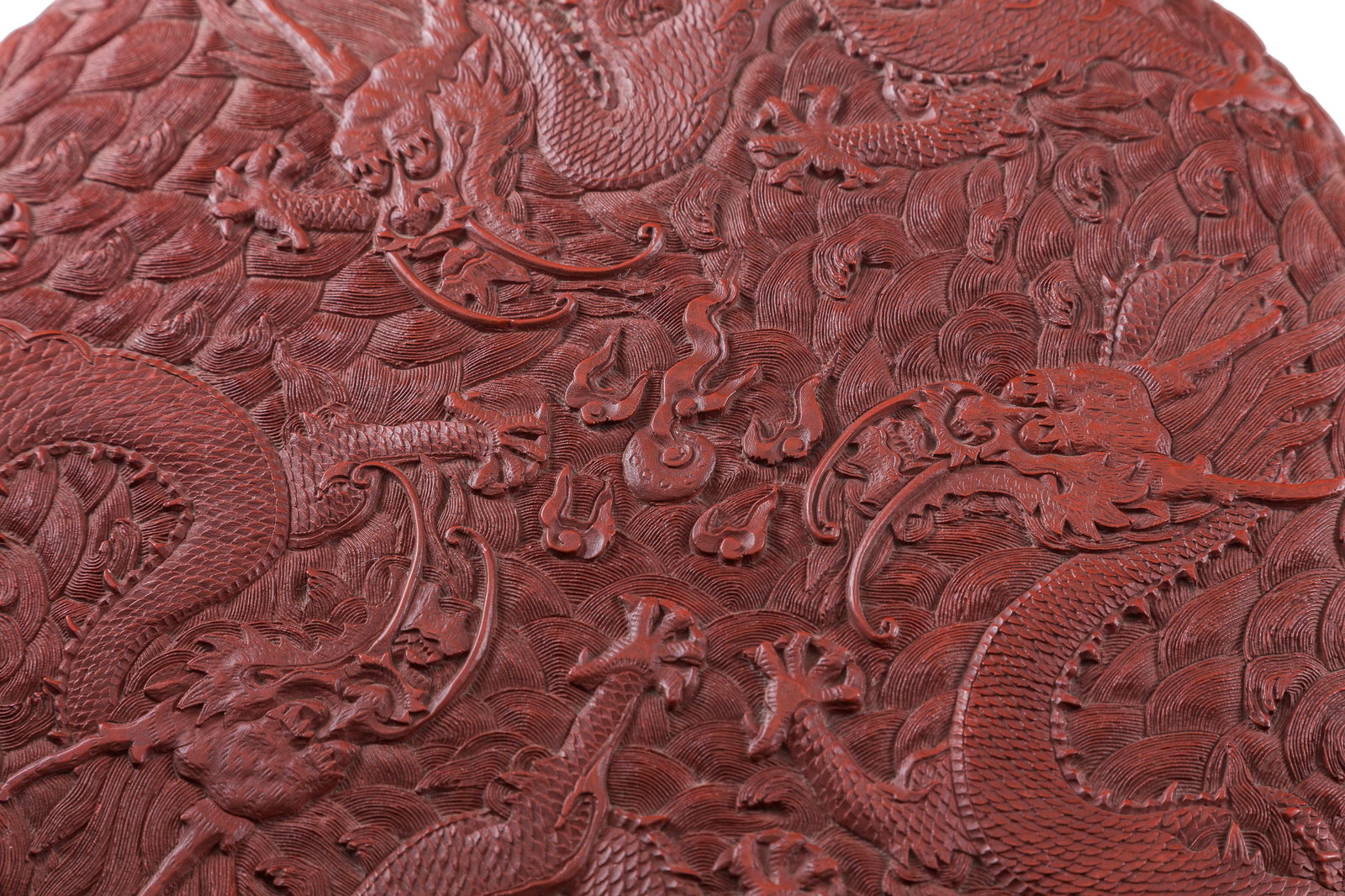 Grande boîte circulaire en laque cinabre, Chine, dynastie Qing, décor de dragons chassant  - 6