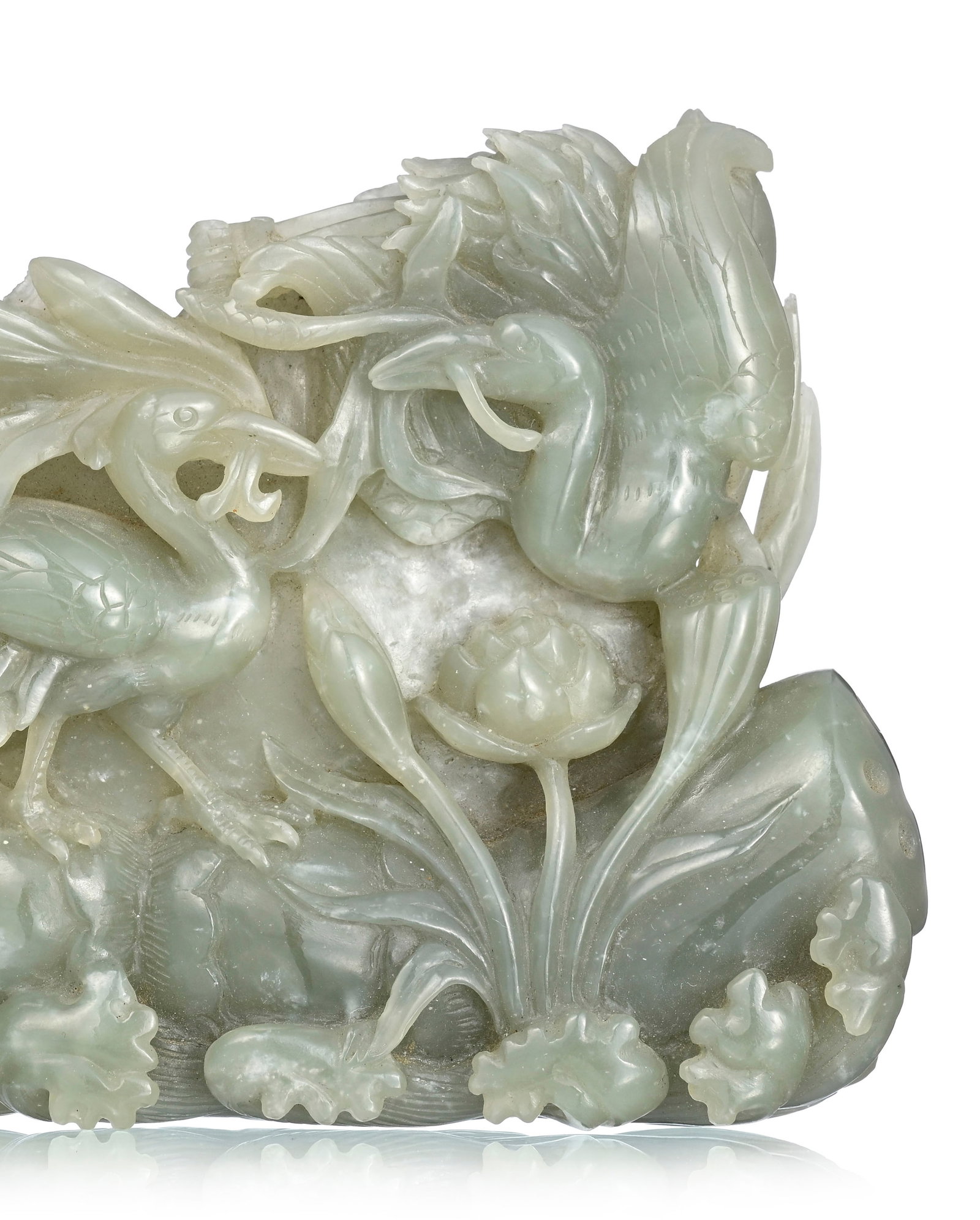 Oiseaux parmi lotus, sculpture en jade, Chine, l. 16 cm Provenance: achat chez Piguet Hôtel d - 4