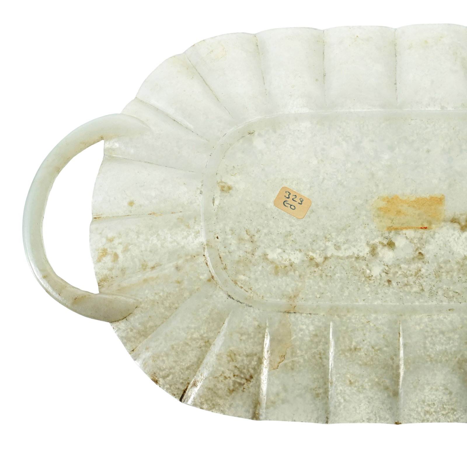 Plateau polylobé en jade, Chine, à deux poignées, corps côtelé, l. 31 cm, l - 3