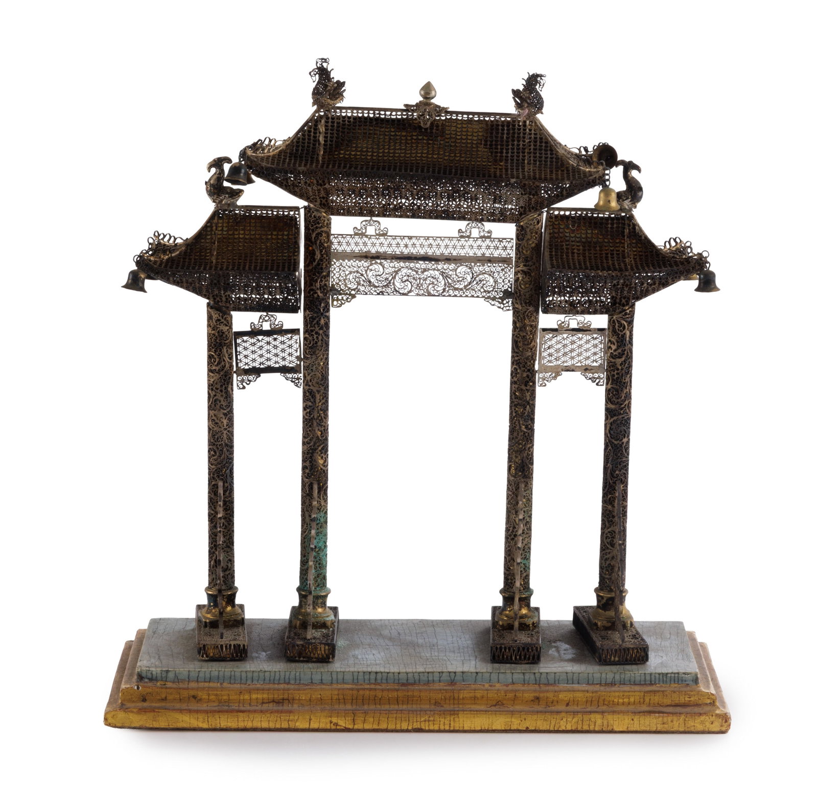 2 païfang ou pailou (portiques) en argent et filigrane, Chine, XXe s., chacun orné de rinc - 5