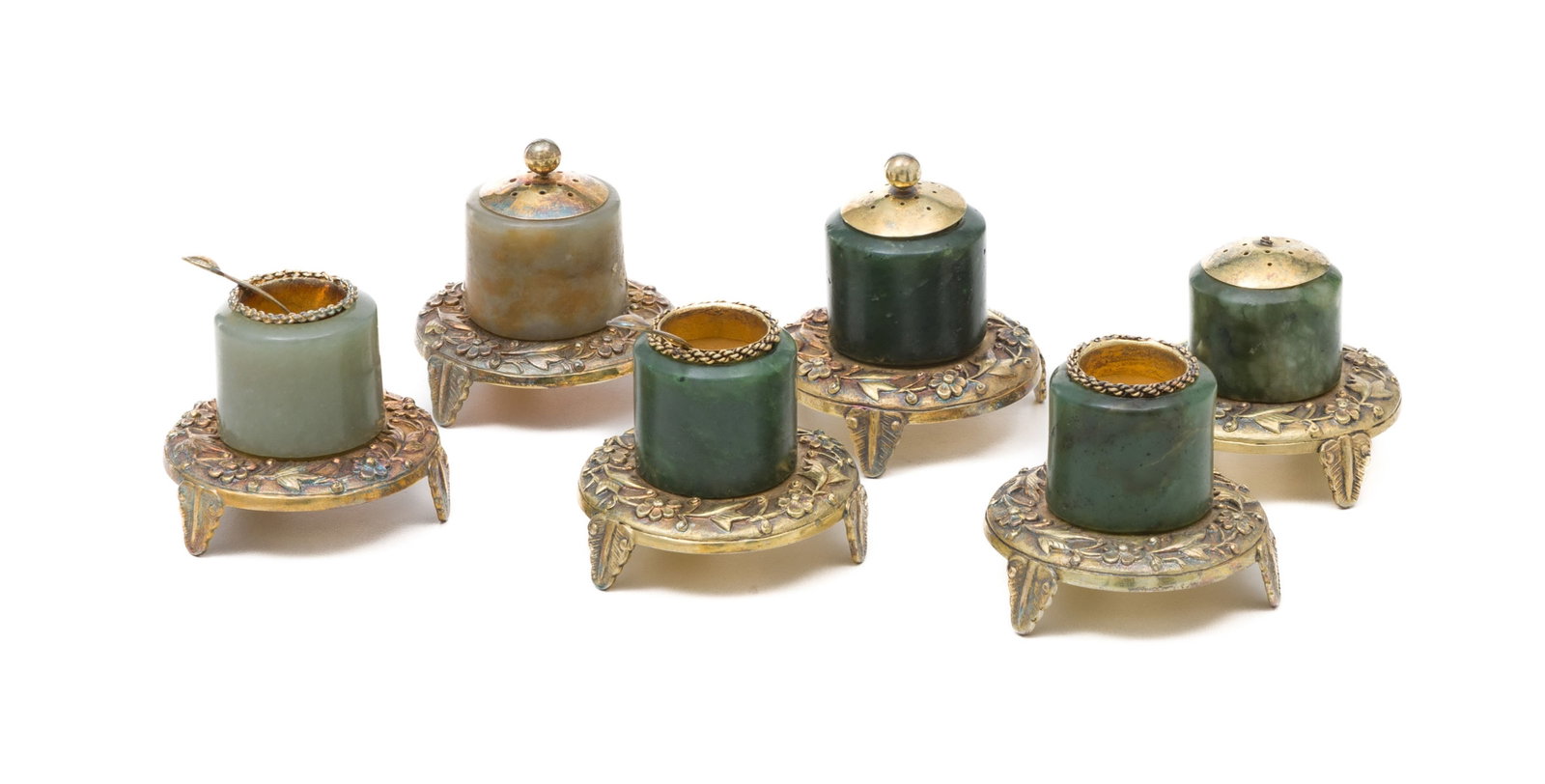 2 paires de salières et poivriers en argent doré et jade, Chine, moderne, chacun reposant  (1 of 4)