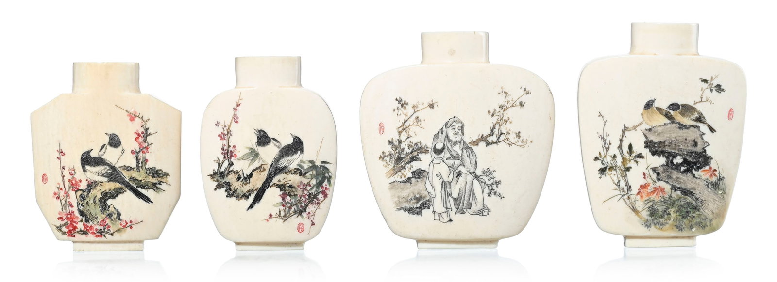 Ensemble de 4 flacons à priser en ivoire avec rehauts de polychromie, Chine, première moit (1 of 5)