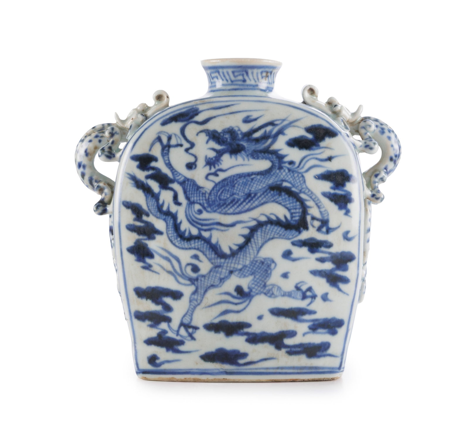 Gourde en porcelaine, Chine, XXe s., décor en bleu de dragons dans les nuées, anses en for (1 of 3)
